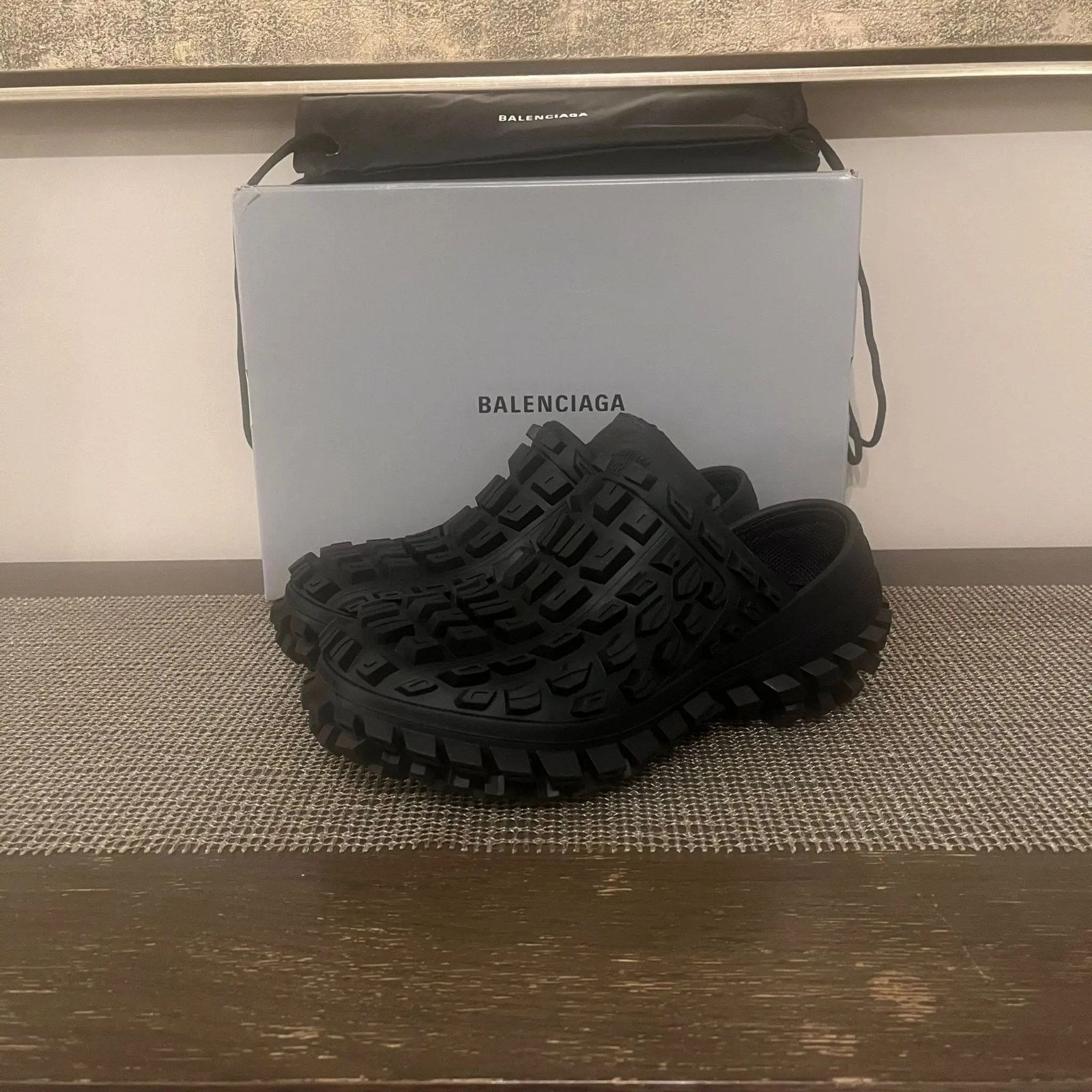 Balenciaga o1rshd1 Defender Clog in Black Size US 13 / EU 46 - 2 Thumbnail