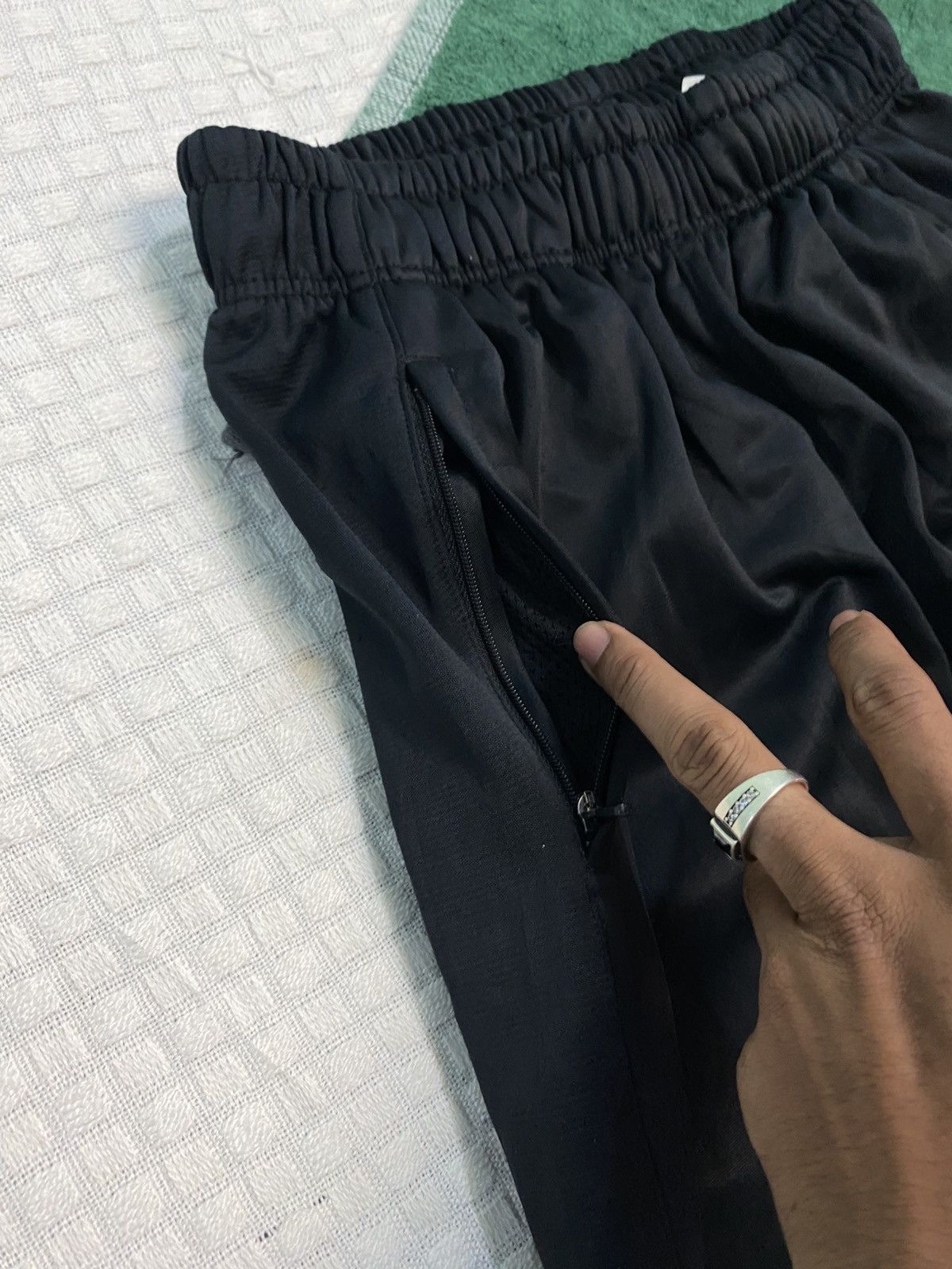 Nike 💥 VINTAGE NIKE BAGGY 90S WIDE LEG SWOOSH TRACK PANTS Y2K Size US 34 / EU 50 - 5 Thumbnail
