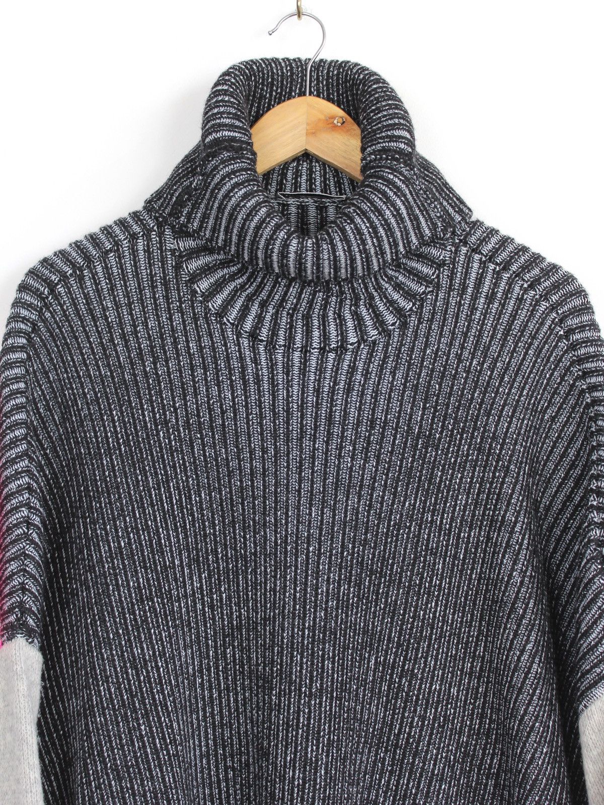 Balenciaga Balenciaga FW’18 Layered Oversize Knit Sweater Hoodie Size XS / US 0-2 / IT 36-38 - 3 Thumbnail