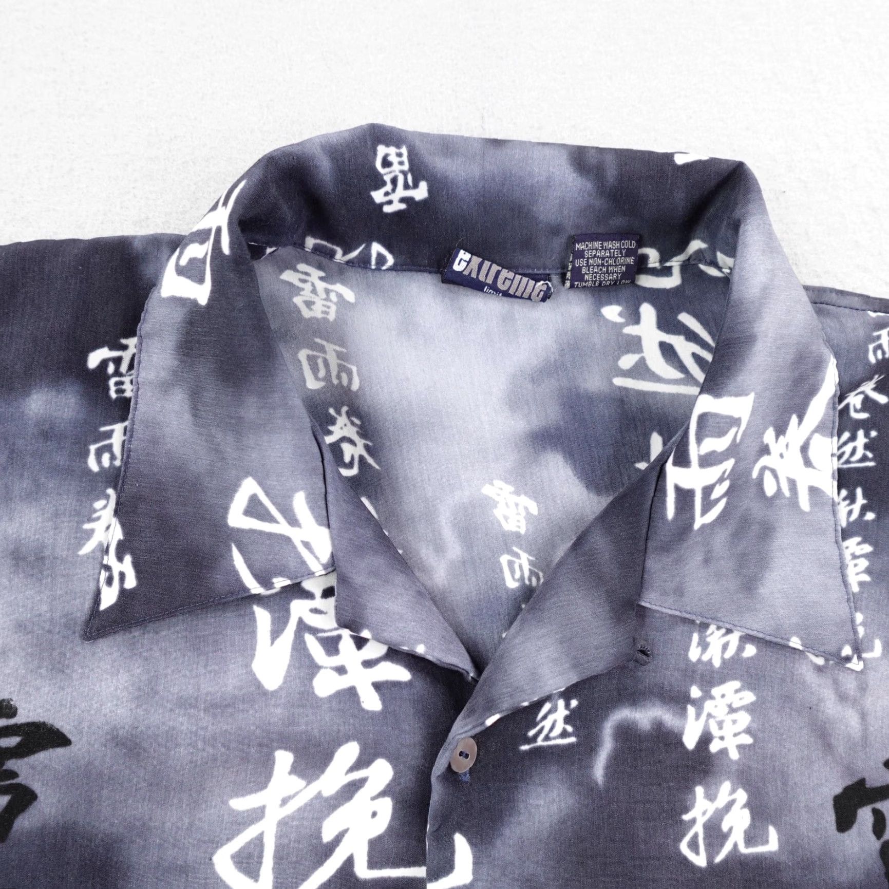 Vintage VINTAGE Extreme Limit Shirt Mens Large Black Gray Chinese Letters Dragon Flames Size US L / EU 52-54 / 3 - 2 Thumbnail