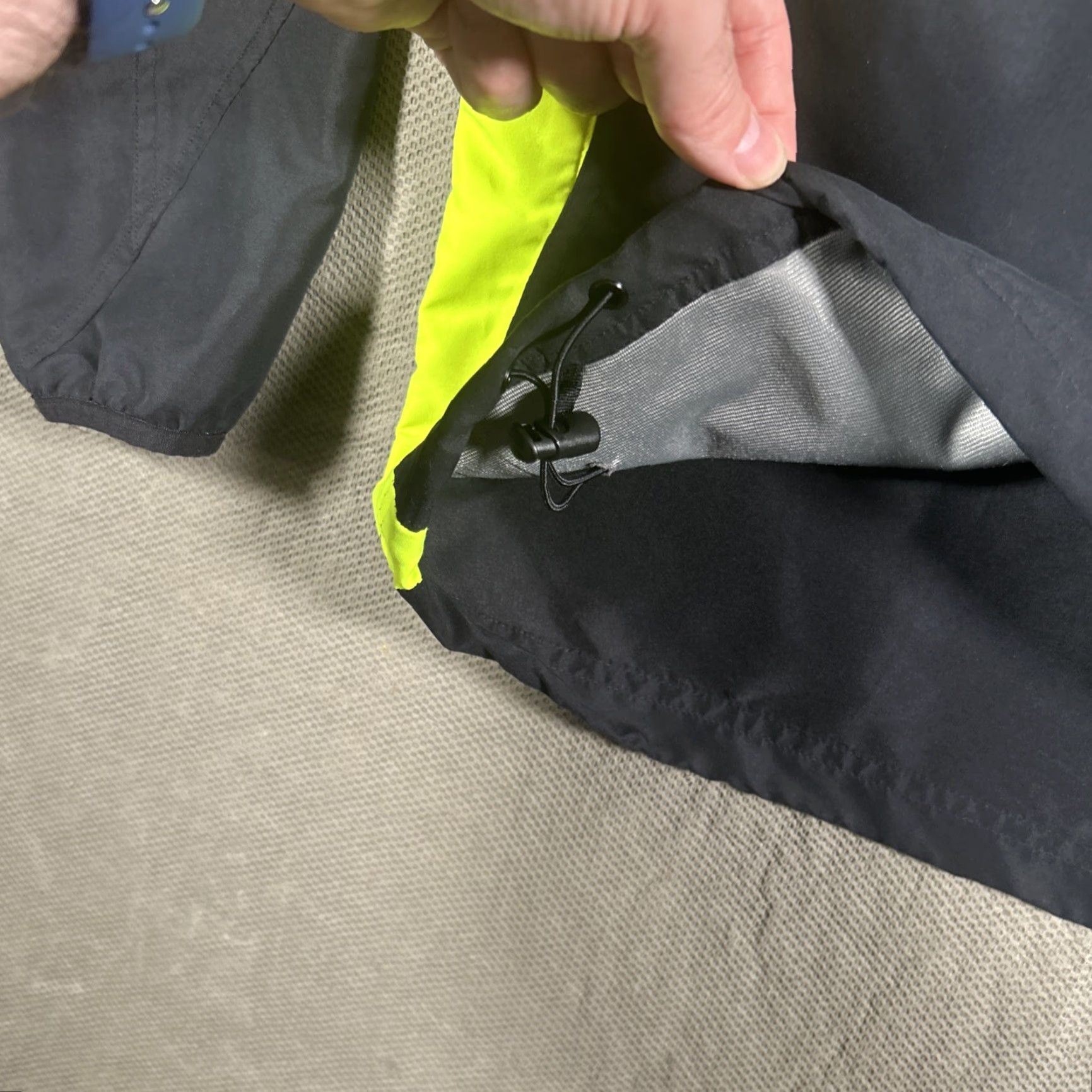 Under Armour Under Armour Jacket Mens L Reg Black All Season Gear 1/4 Zip Windbreaker Neon Size US L / EU 52-54 / 3 - 6 Thumbnail