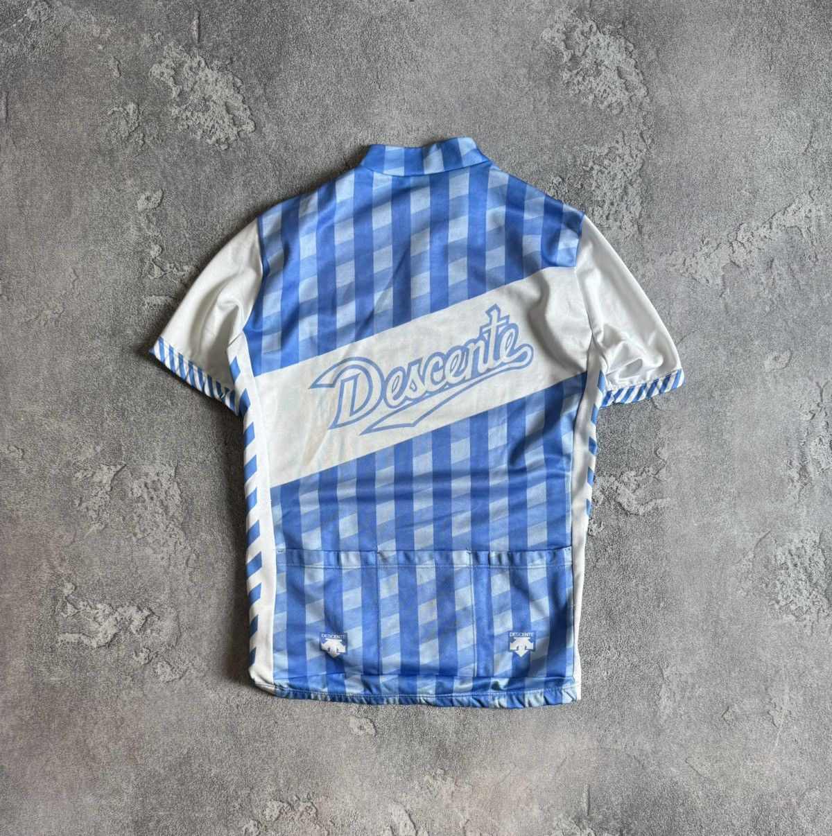 Vintage Descente L all printed vintage cycling jersey tee T-shirt Size US L / EU 52-54 / 3 - 10 Thumbnail