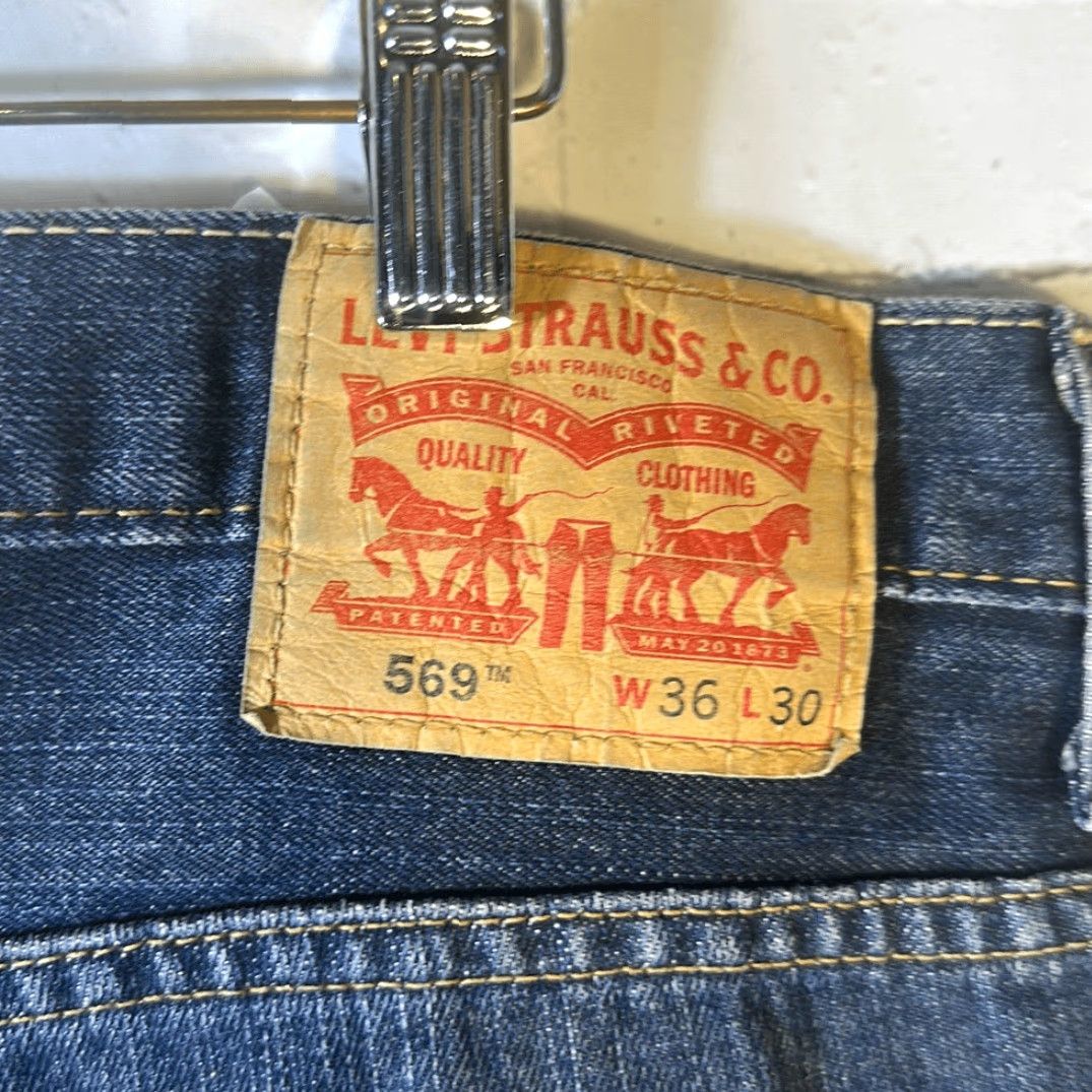 Levi's Levi’s 569 Jeans Mens 38 Blue Loose Straight Denim Baggy Jeans Mens Regular 29 Inseam Blue Mens Size US 38 / EU 54 - 4 Thumbnail