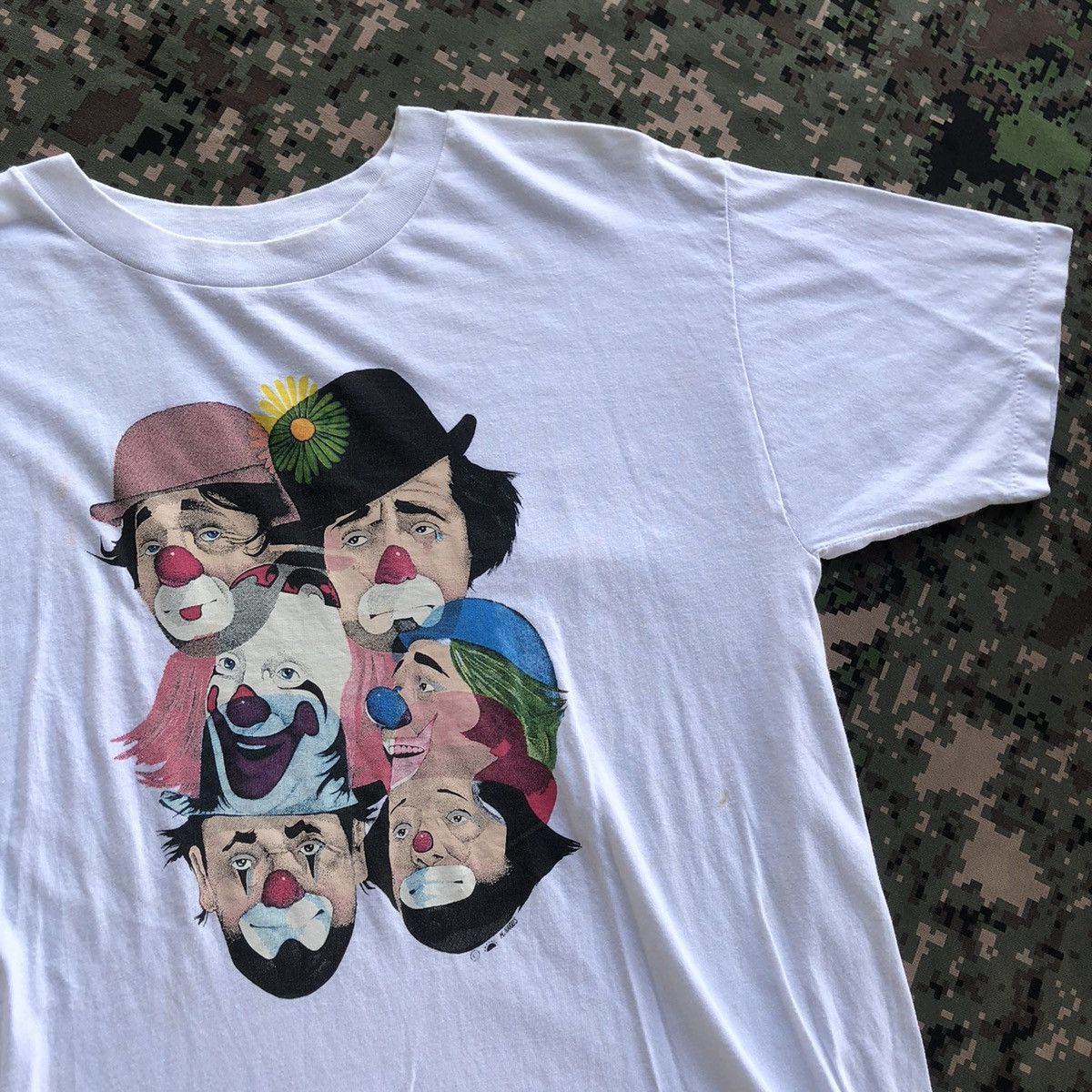 Vintage Vtg Clown Faces Art M. Harris Tshirt Size US XL / EU 56 / 4 - 1 Thumbnail