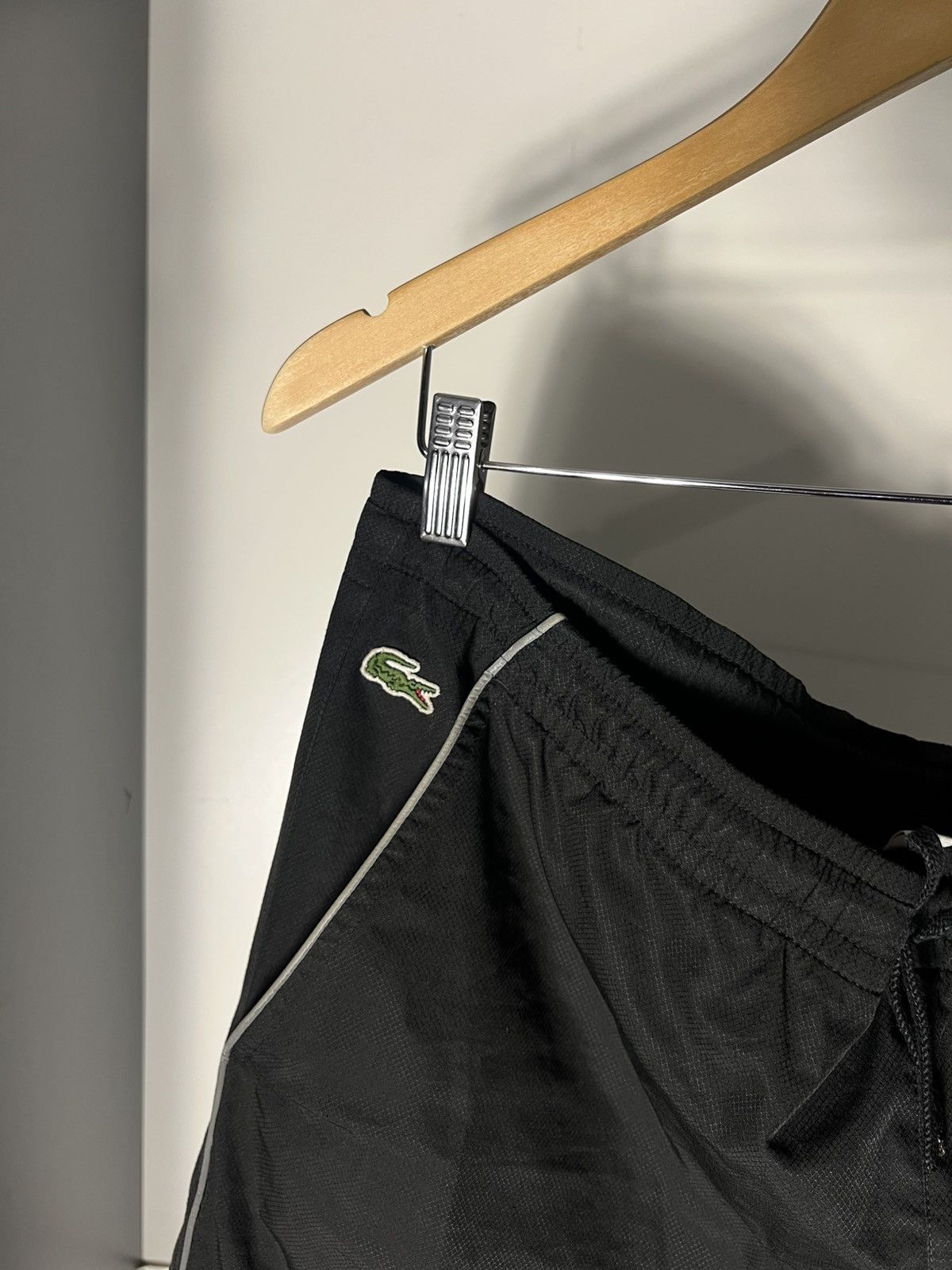Lacoste VINTAGE LACOSTE CHEMISE SPORT NYLON RETRO AHORTS Y2K 90s SK8 Size US 32 / EU 48 - 14 Thumbnail
