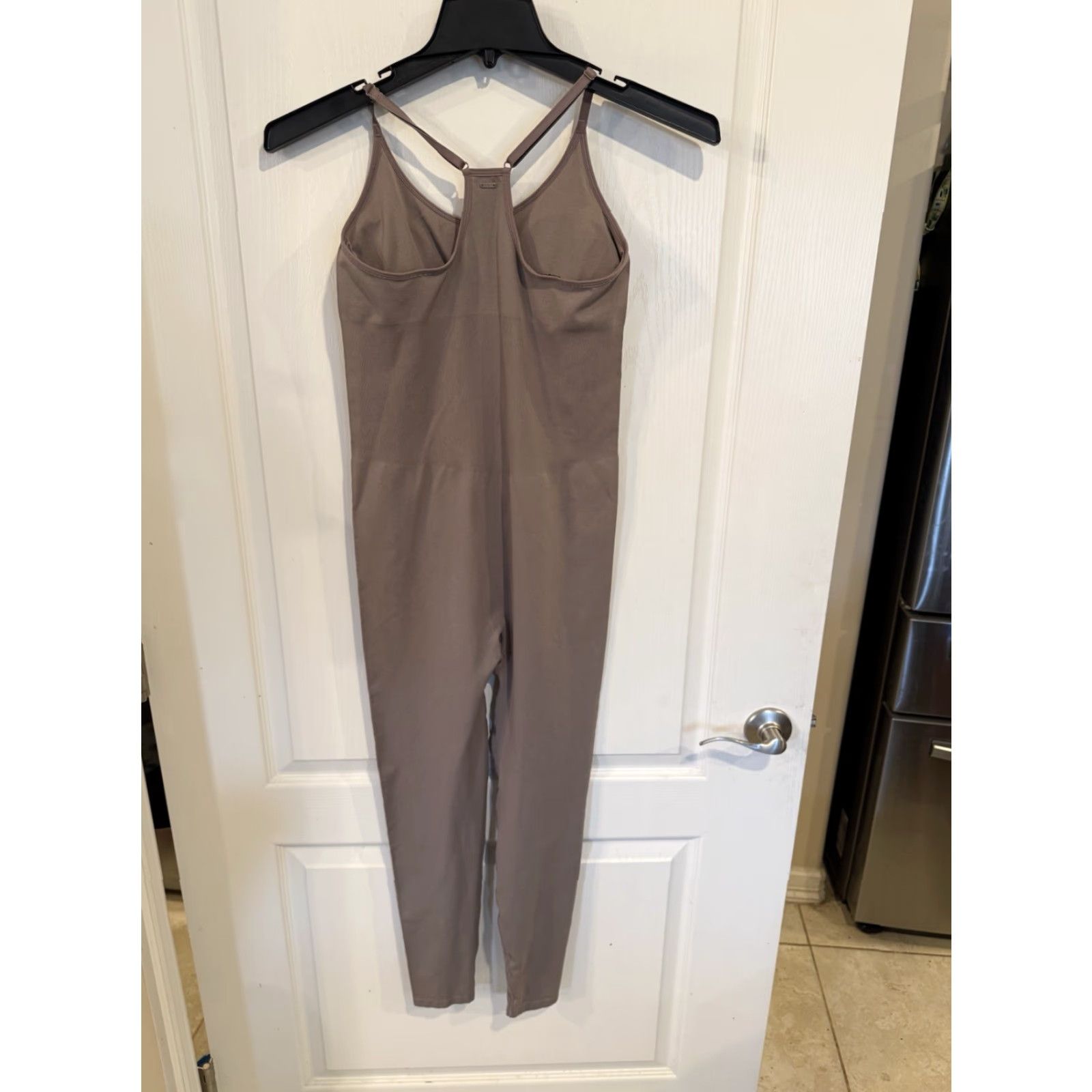 Victoria's Secret VINTAGE Victoria's Secret Pink Active Seamless Jumpsuit Brown Neutral Racerback M Beige Womens One-Piece Sleeveless Pullover Size 32" / US 10 / IT 46 - 4 Thumbnail