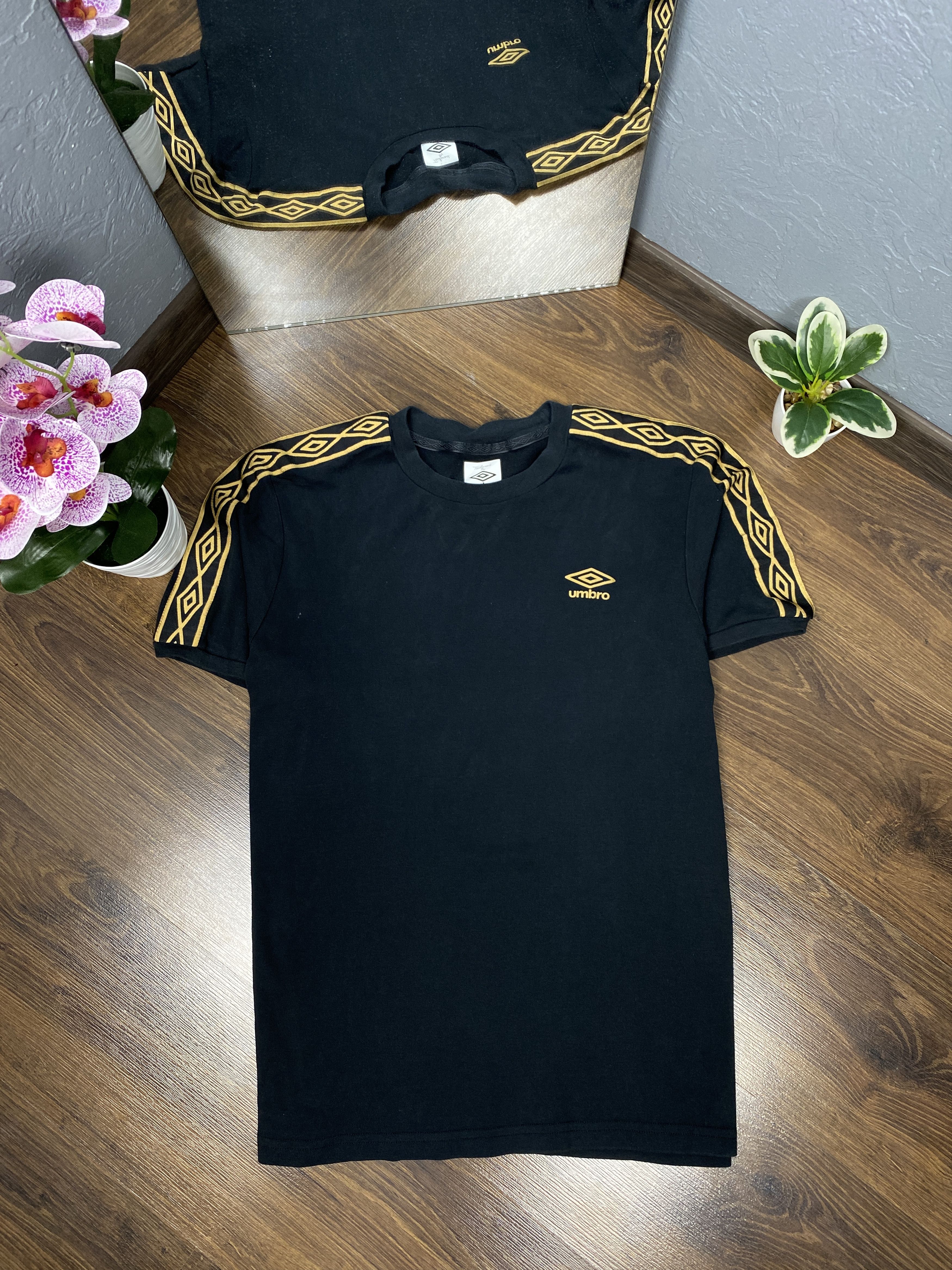 Umbro Umbro vintage short sleeve t-shirt y2k Size US L / EU 52-54 / 3 - 1 Thumbnail