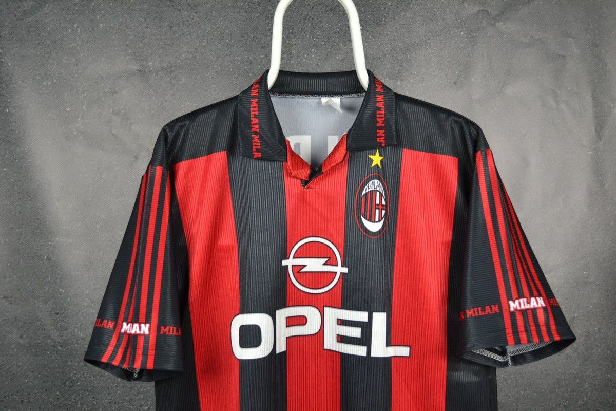 Vintage Ac Milan Home Vintage Football Shirt Soccer Jersey MALDINI Size US S / EU 44-46 / 1 - 3 Thumbnail