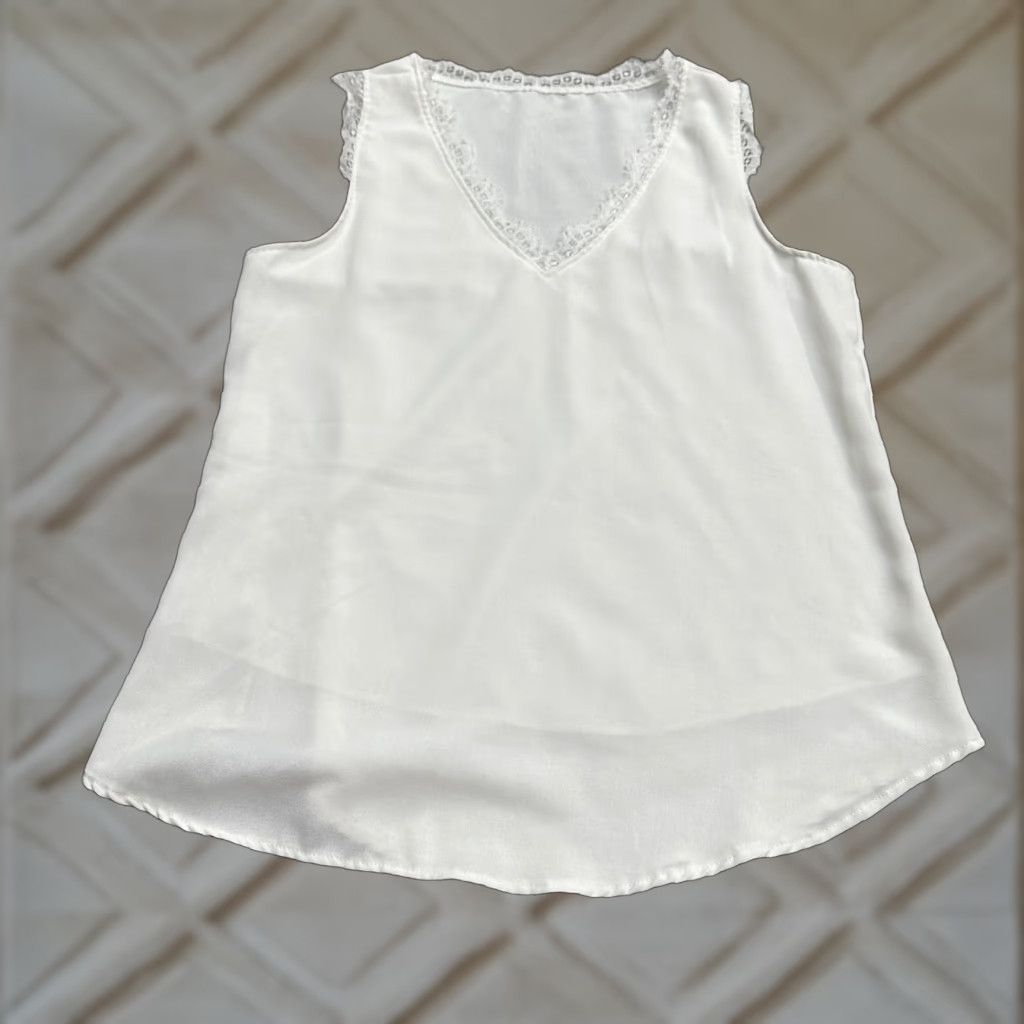Vintage Unbranded Tank Top Blouse Womens Small White V-Neck Sleeveless Lace Trim Casual Size S / US 4 / IT 40 - 1 Thumbnail