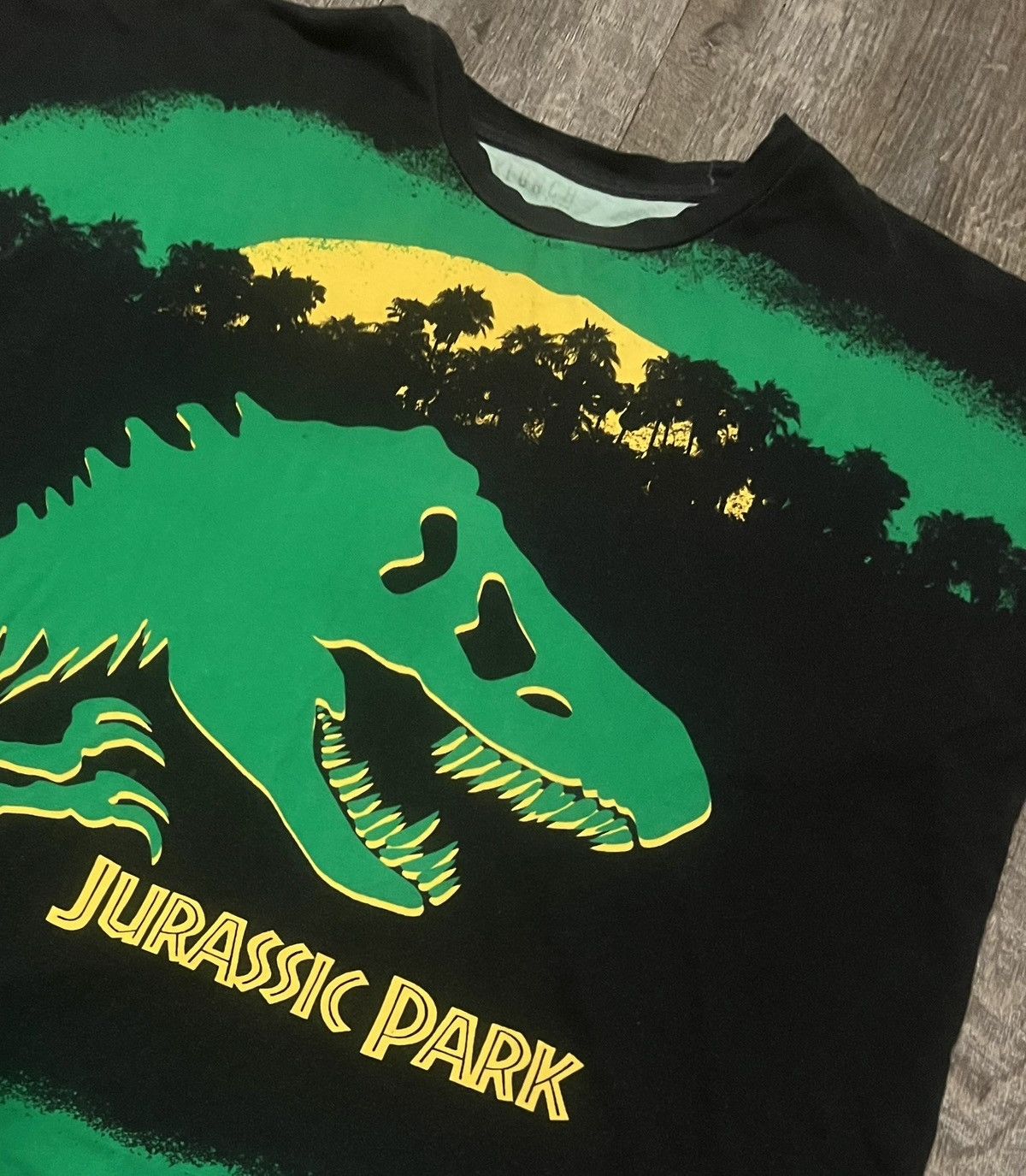 Universal Studios Universal Studios Jurassic Park AOP Shirt size XL Size US XL / EU 56 / 4 - 2 Thumbnail