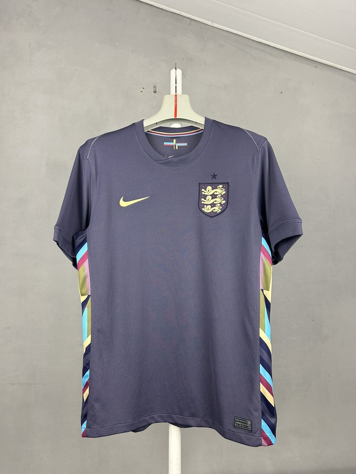 Nike Nike England 2024 Away Soccer Jersey Shirt Size US M / EU 48-50 / 2 - 1 Thumbnail
