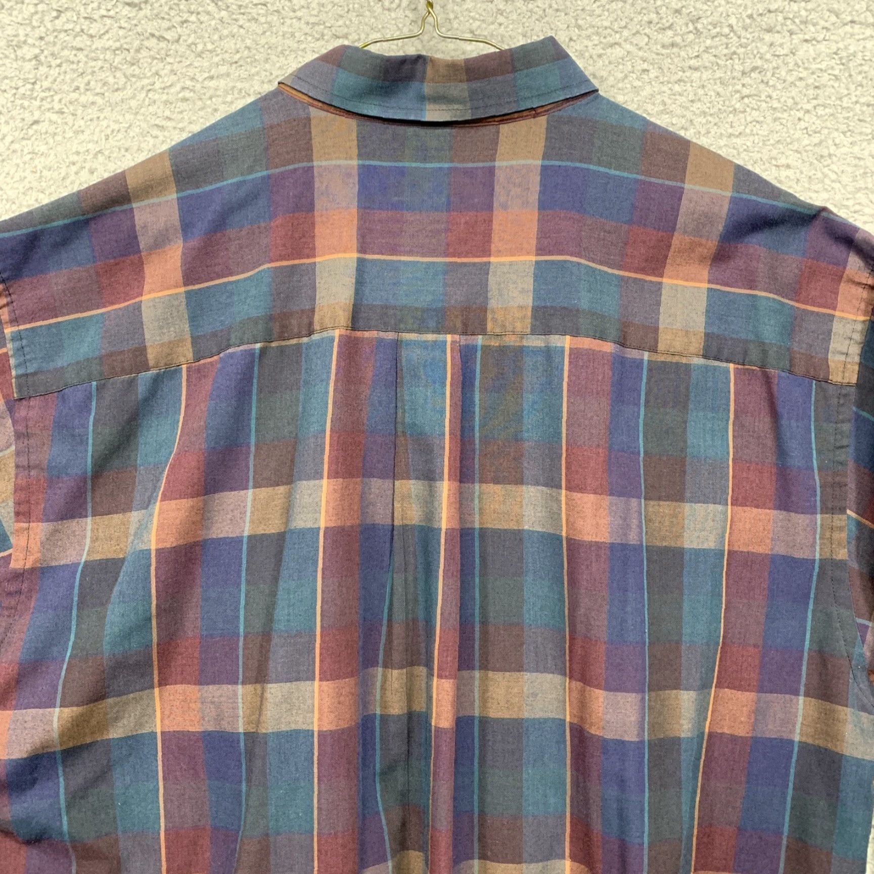 Van Heusen VAN HEUSEN Button Shirt Men XL Plaid Multi-Color Button-Down Collar 2 Pockets Shirt Mens XL Plaid Multicolor Button-Down Size US XL / EU 56 / 4 - 6 Thumbnail
