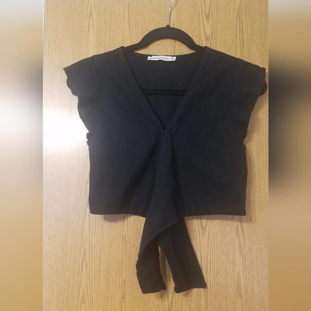 Abercrombie & Fitch Abercrombie & Fitch Black Crop Top Size XS Size XS / US 0-2 / IT 36-38 - 1 Thumbnail