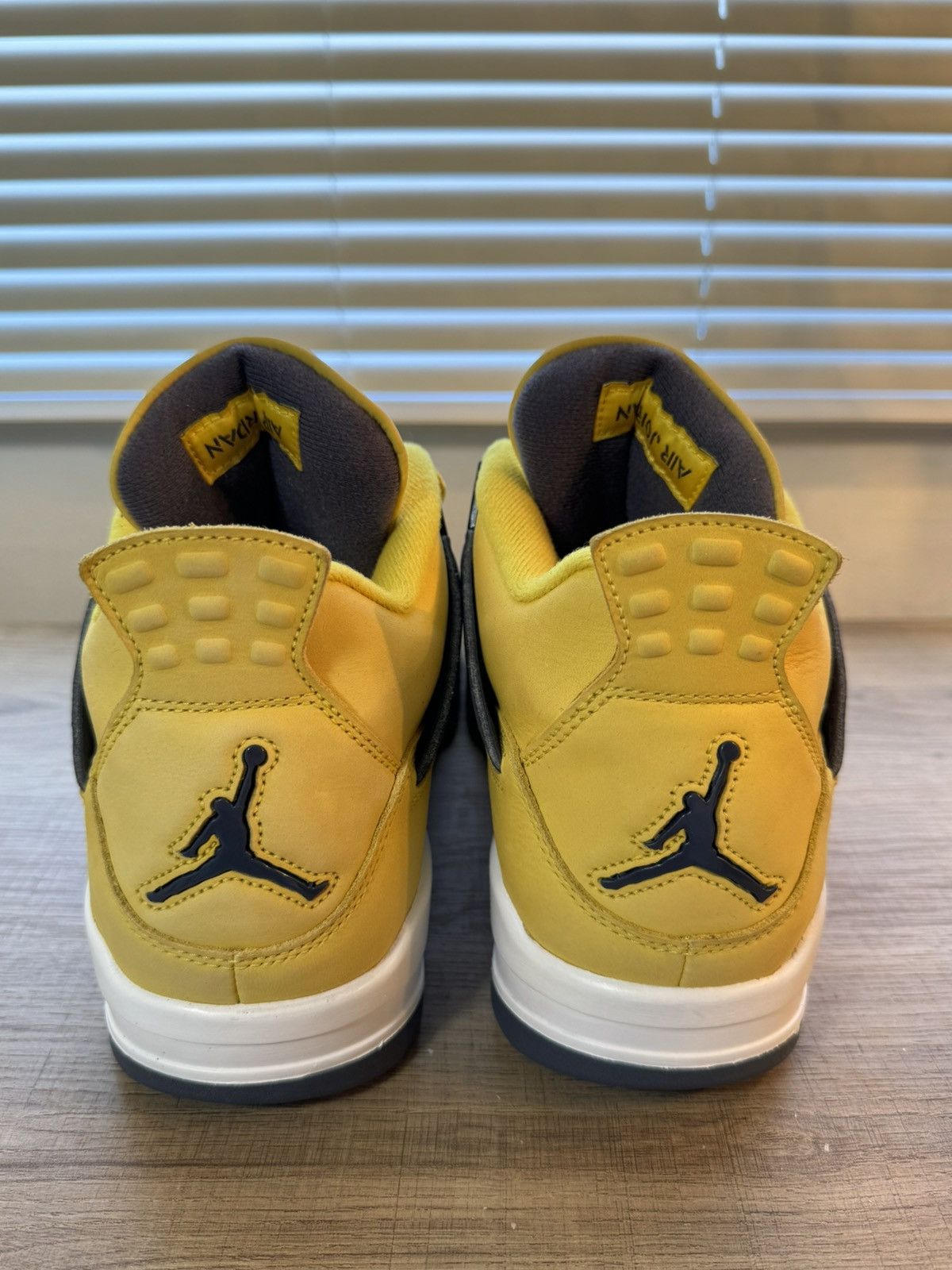 Jordan Brand Size:11 Retro 4 Lightning Size US 11 / EU 44 - 4 Thumbnail