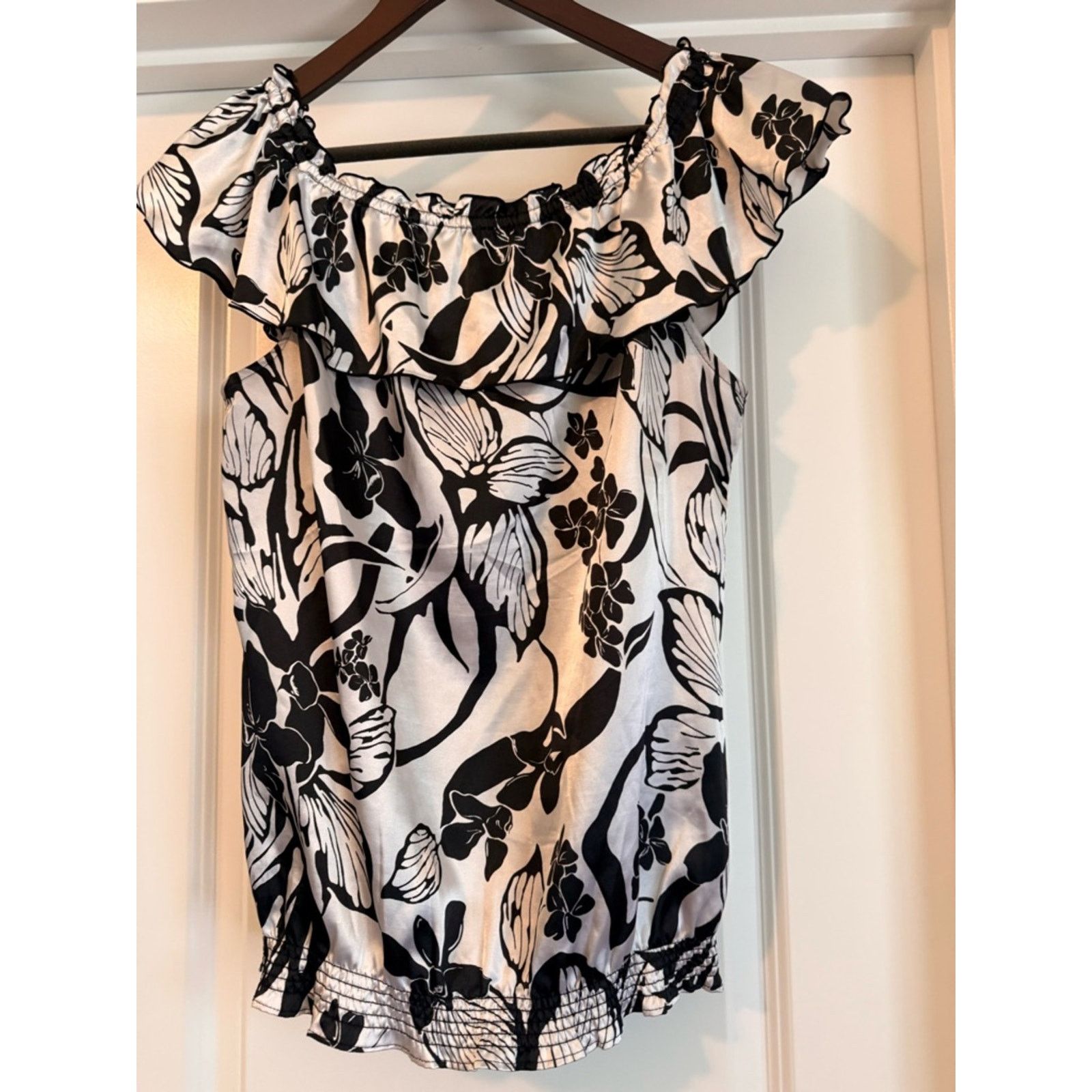 & Other Stories Cato Black and White Floral Ruffle Off-Shoulder Top Size M / US 6-8 / IT 42-44 - 3 Thumbnail