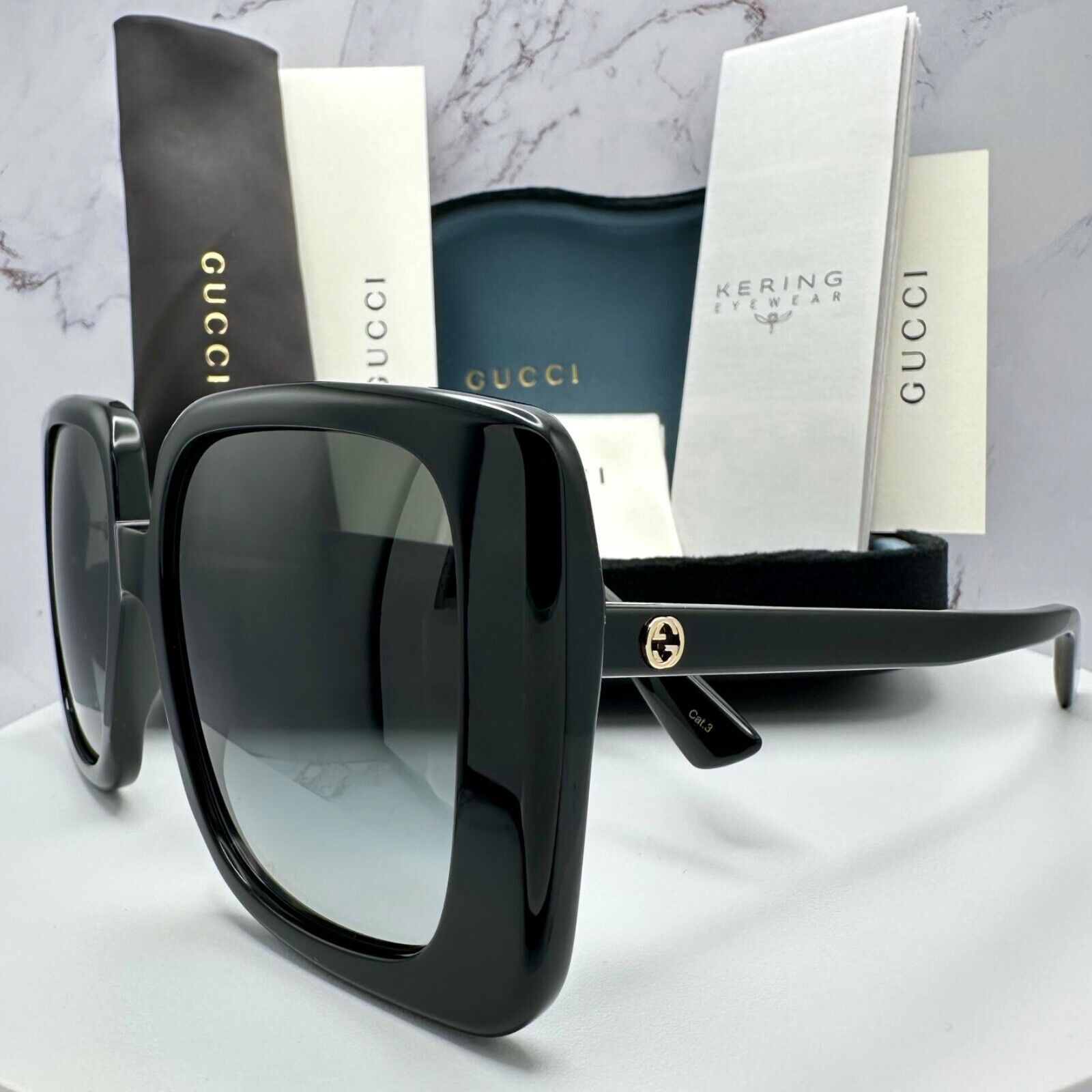 New Gucci Sunglasses Black Square Gold Interlocking GG