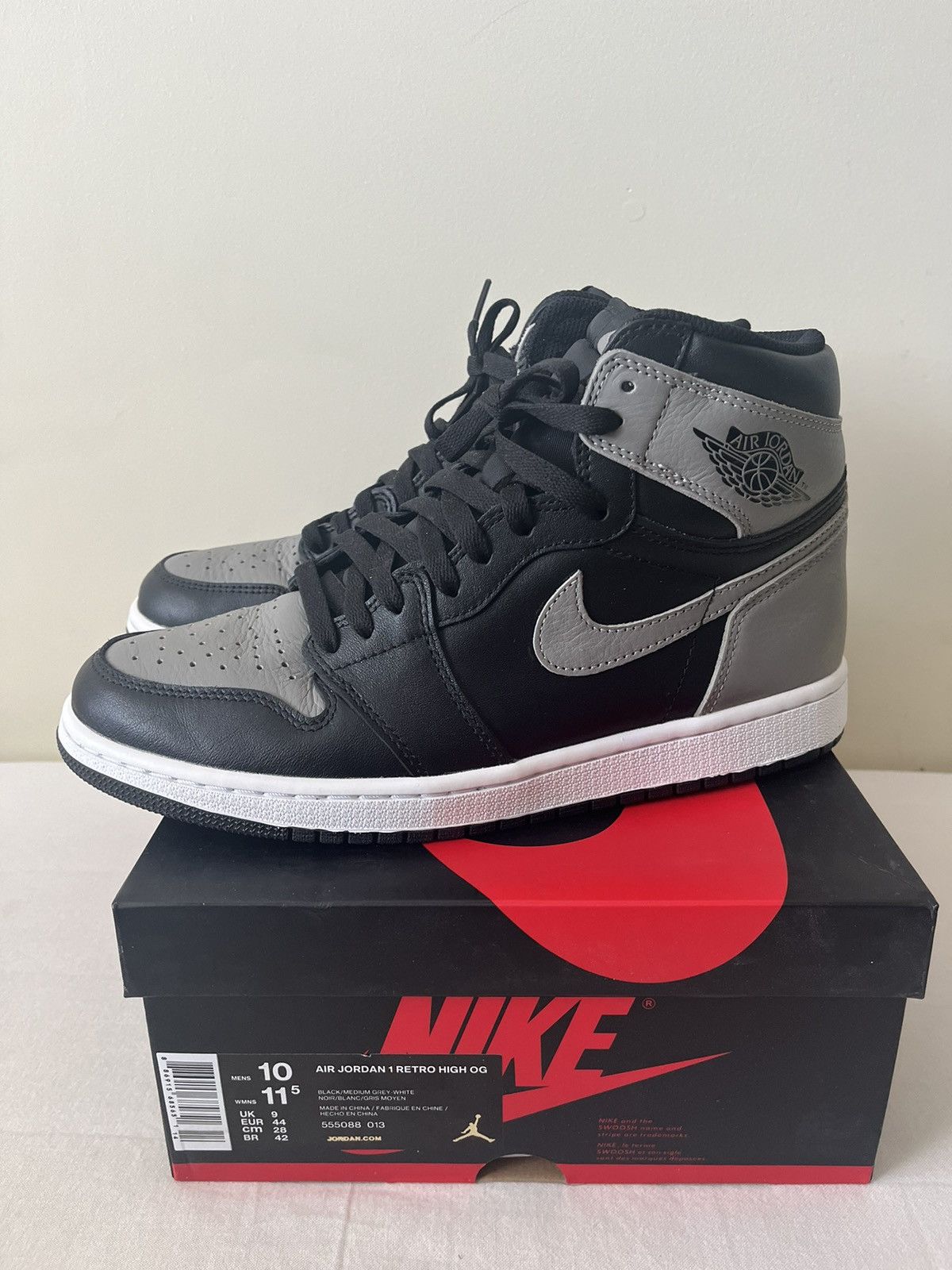 Nike 2018 Nike Air Jordan 1 Shadow Retro Size US 10 / EU 43 - 2 Thumbnail