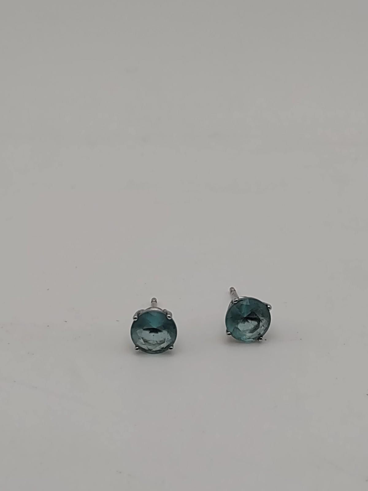 The Unbranded Brand 925 Sterling Silver Sky Blue Topaz Solitaire Stud Earrings Size ONE SIZE - 1 Thumbnail