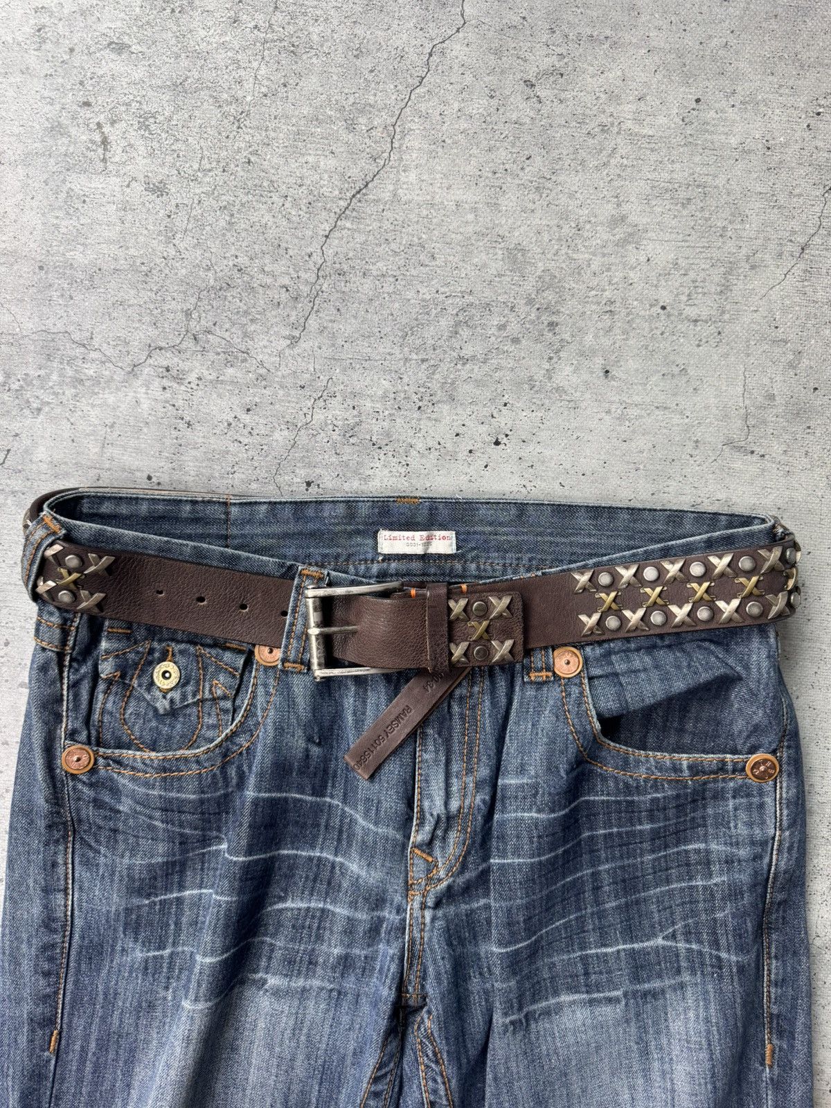 Hugo Boss HUGO BOSS REAL LEATHER BROWN CLASSIC VINTAGE Y2K BELT Size ONE SIZE - 11 Thumbnail