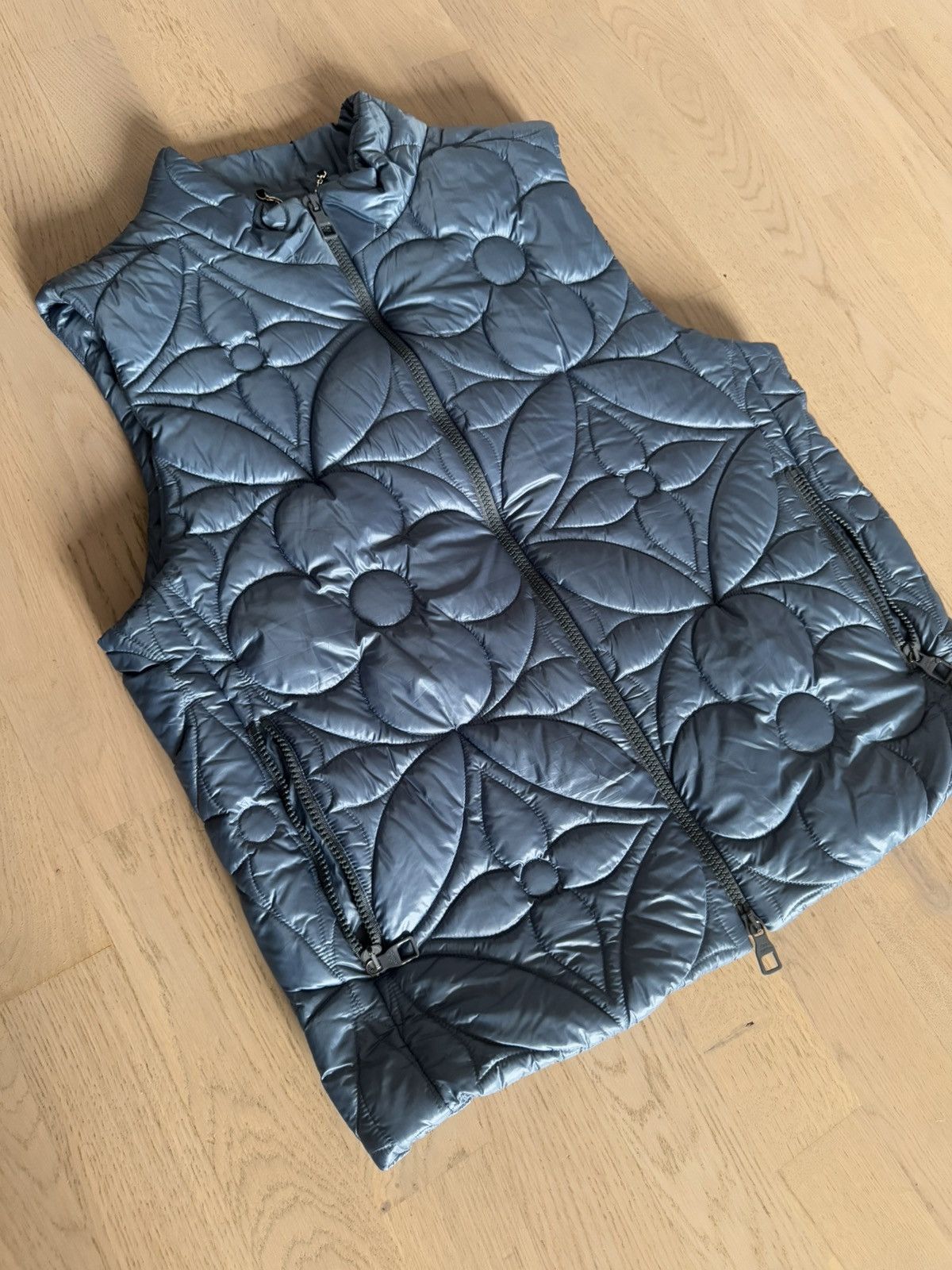 Louis Vuitton LOUIS VUITTON jacket gilet mongram flower study all photos Size US M / EU 48-50 / 2 - 3 Thumbnail