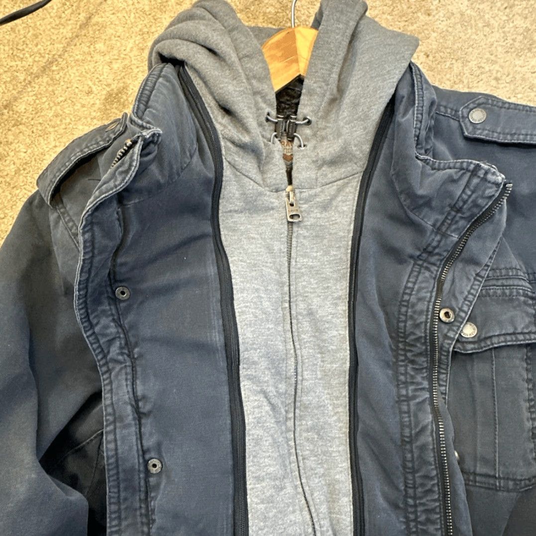 Levi's VINTAGE Levi’s Trucker Jacket Men’s 2XL Navy Faded Sherpa Lined Removable Liner Blue Black Exterior Military Jacket Mens Size US XXL / EU 58 / 5 - 7 Thumbnail