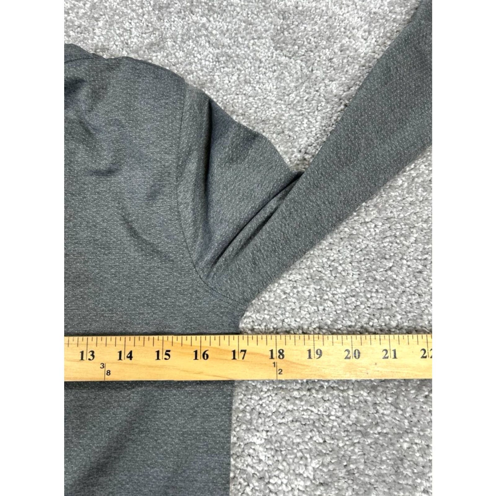 Under Armour Under Armour Shirt Womens Small Gray Heatgear Pullover Running Size S / US 4 / IT 40 - 6 Thumbnail