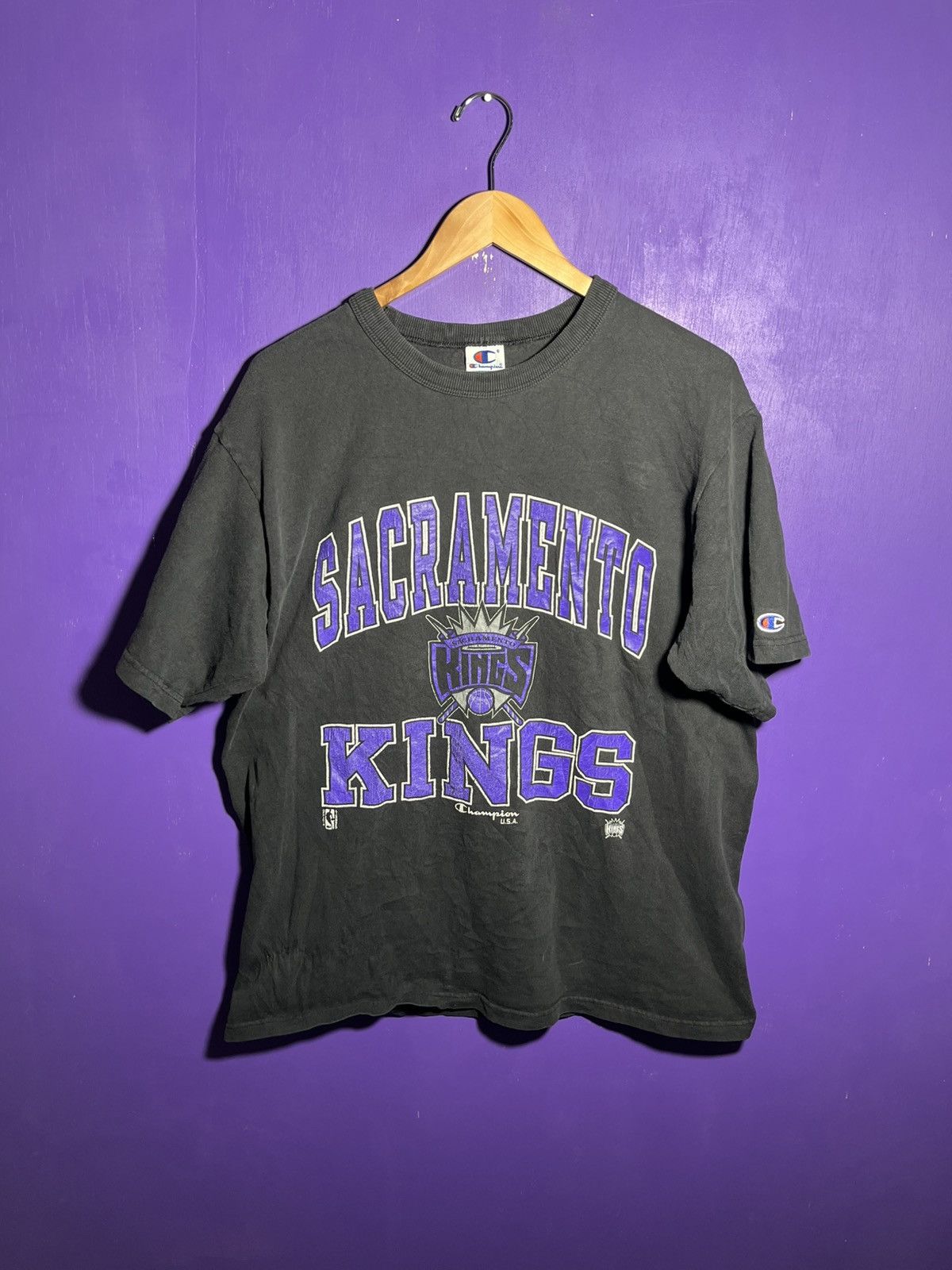 Champion Vintage 90s Champion Sacramento kings logo t-shirt Size US L / EU 52-54 / 3 - 1 Thumbnail