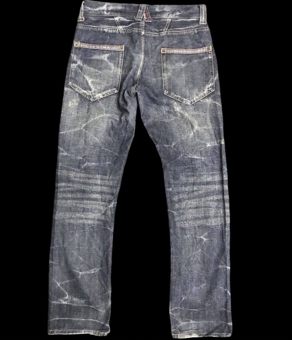 D120 Bs Vtg Thunder Fades Distressed Jeans