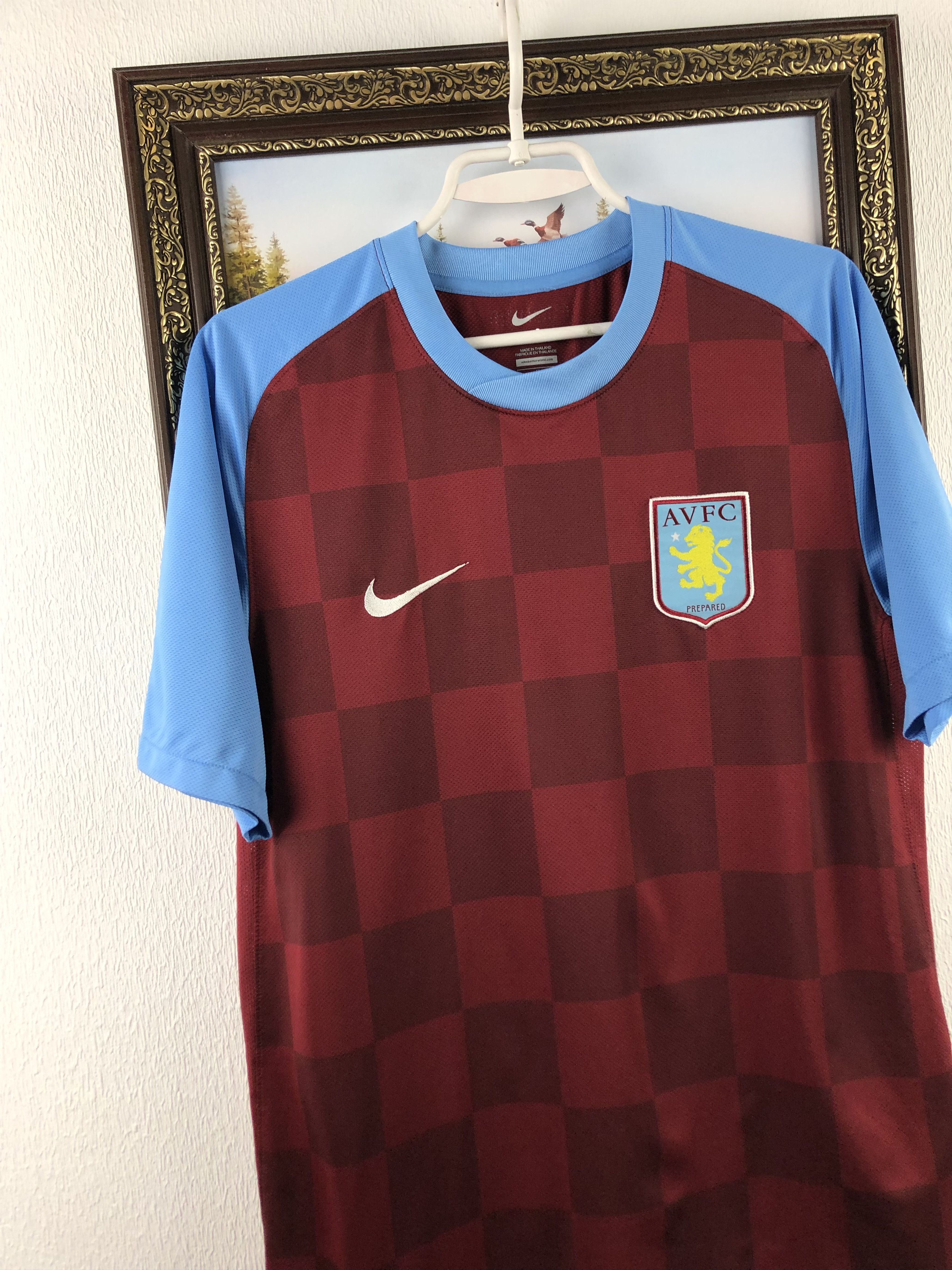 Nike Aston Villa football shirt 2011 Soccer #2 Hutton Nike Jersey Size US M / EU 48-50 / 2 - 6 Thumbnail
