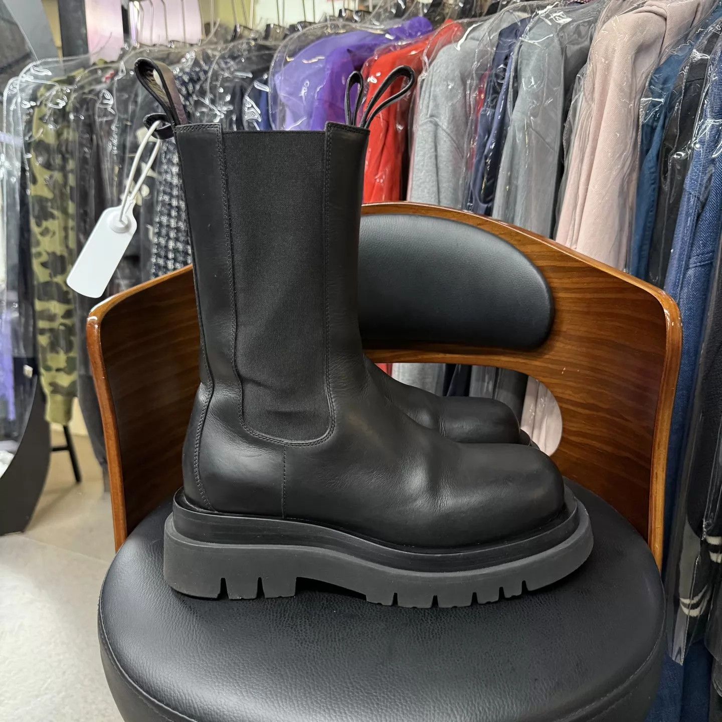 Bottega Veneta Bottega Veneta Black Thick Sole Chelsea Boot 37 Size US 6.5 / IT 36.5 - 4 Thumbnail