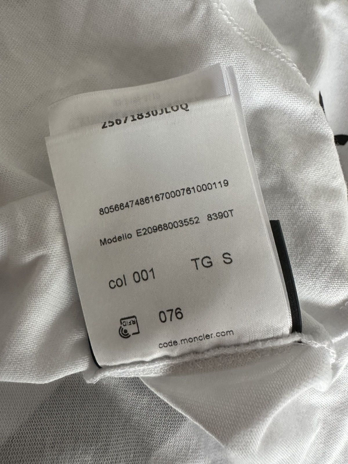 Moncler White Moncler Tee Size US S / EU 44-46 / 1 - 13 Thumbnail