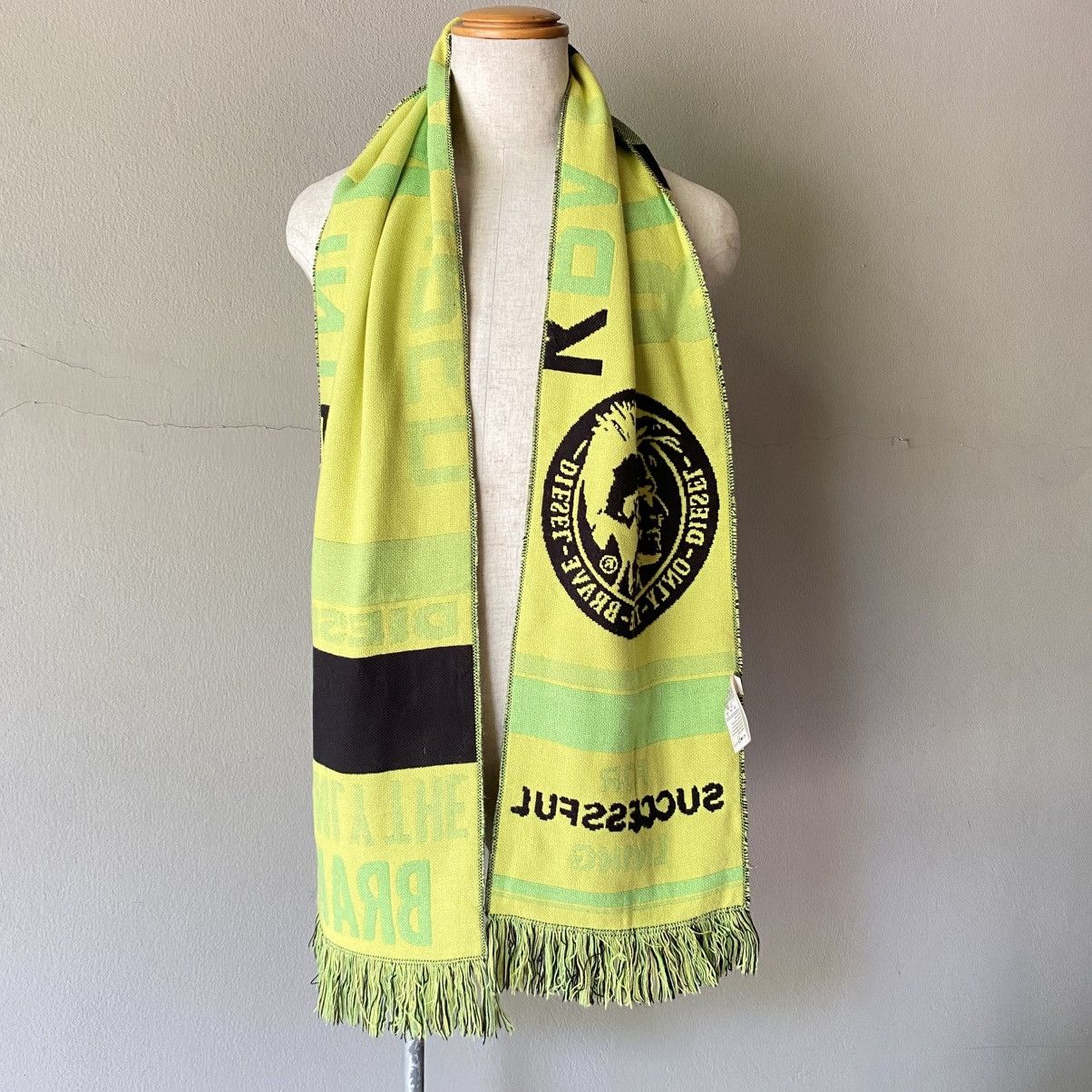 Diesel Diesel Logo Scarf in Black & Neon Green Size ONE SIZE - 19 Thumbnail