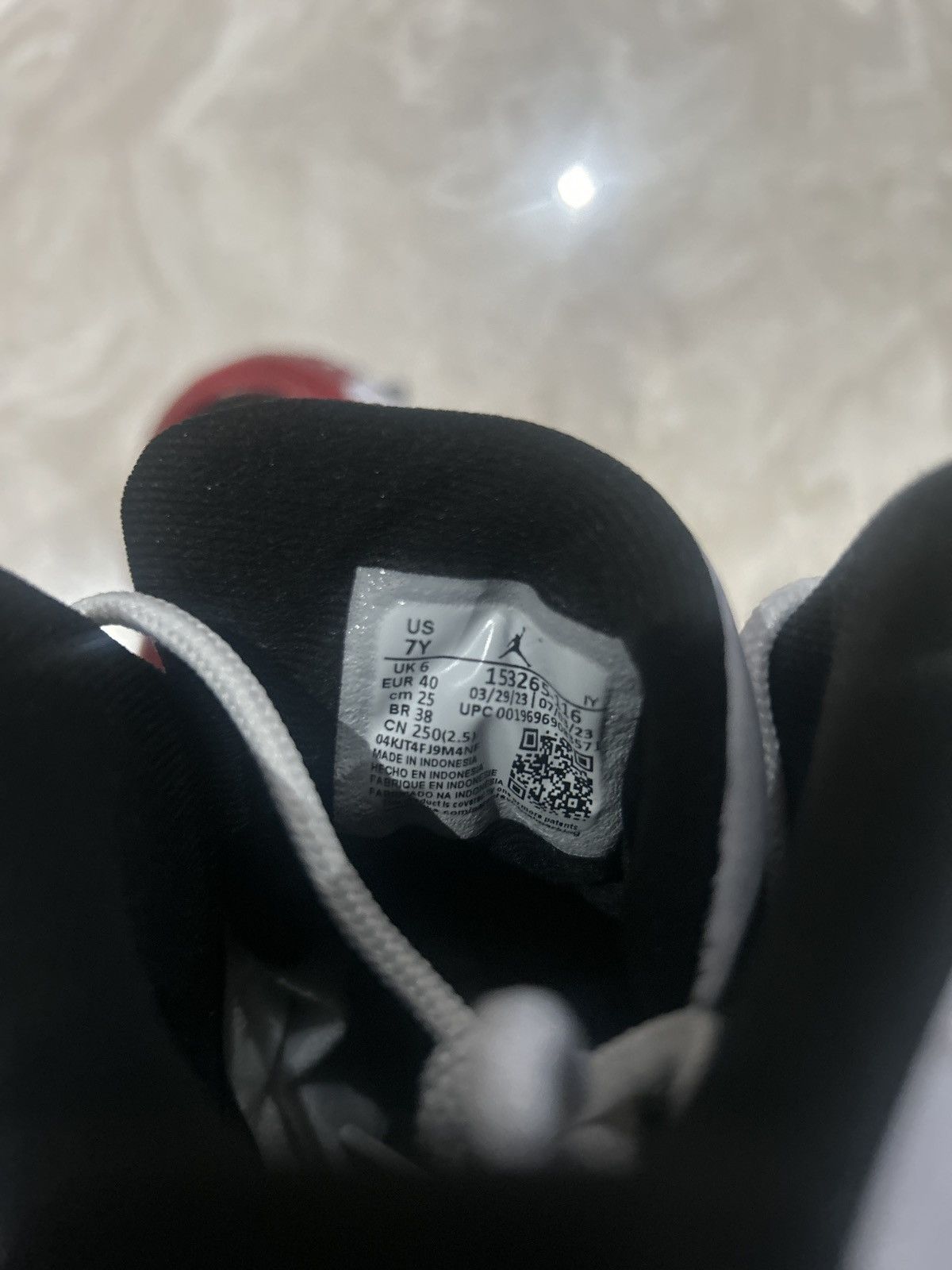 Nike Air Jordan Retro ‘Cherry’ (GS) 2023 Size US 7 / IT 37 - 6 Thumbnail