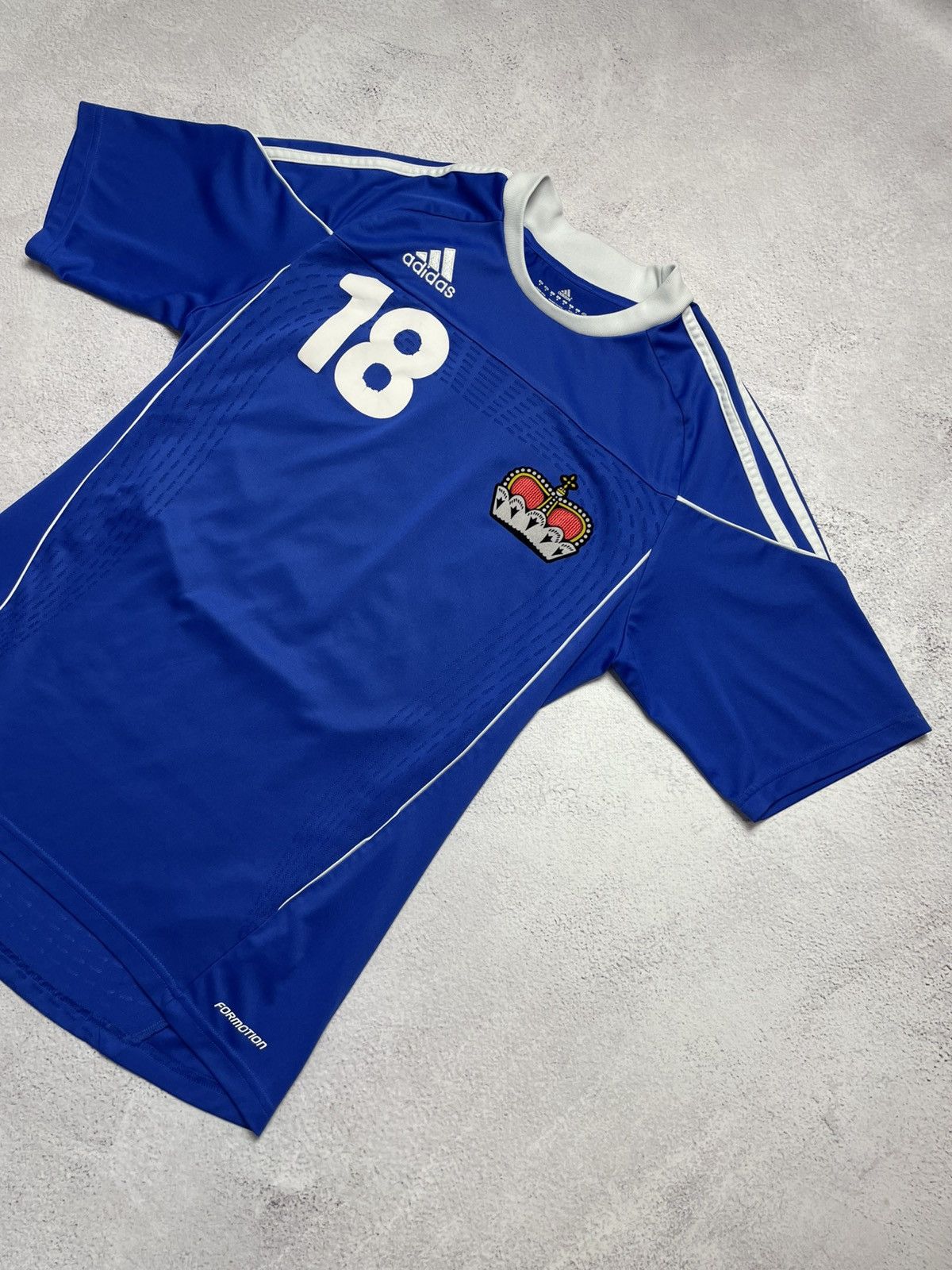 Adidas Liechtenstein 2010 maglia Adidas home #18 Size US M / EU 48-50 / 2 - 2 Thumbnail