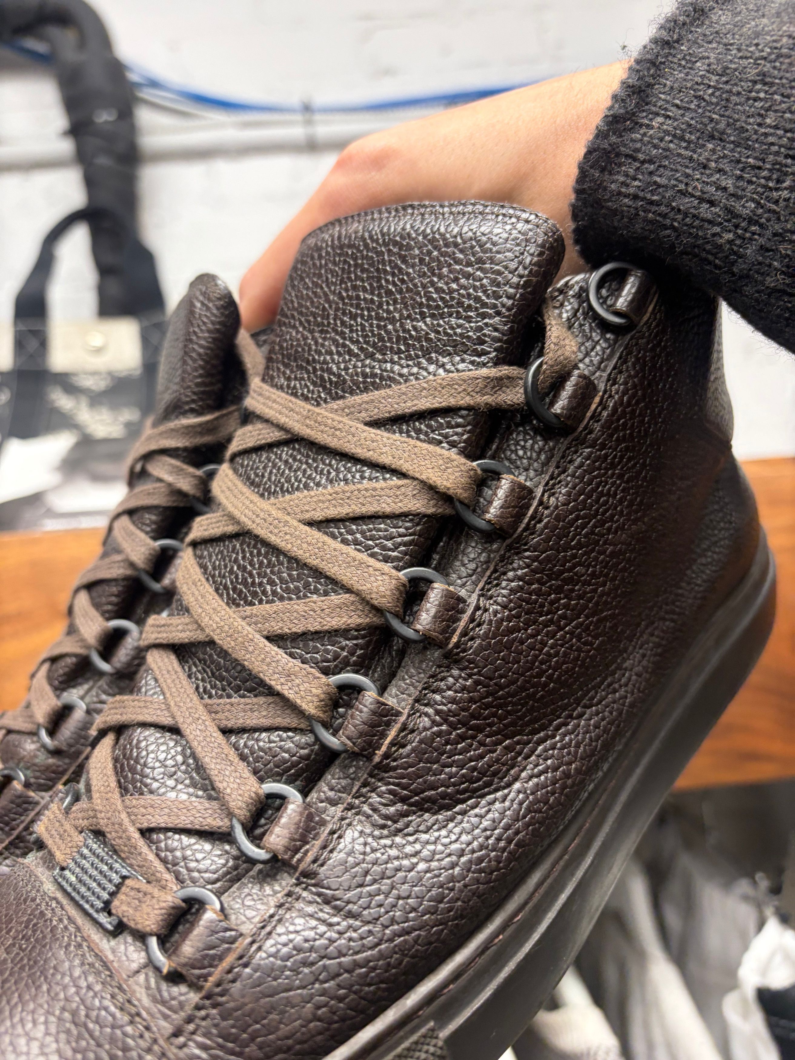 Balenciaga Balenciaga ‘Arena’ Chocolate Brown Leather Low Top Sneakers Size US 7 / EU 40 - 3 Thumbnail