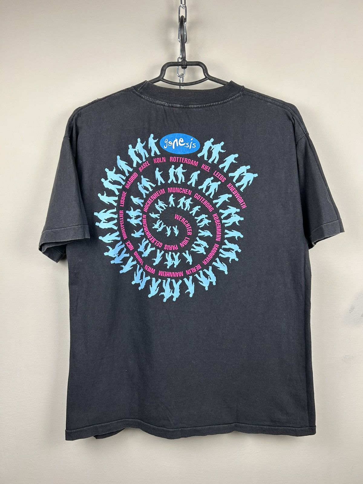Band Tees Vintage Genesis We Can't Dance 1992 tour t-shirt Size US M / EU 48-50 / 2 - 11 Thumbnail