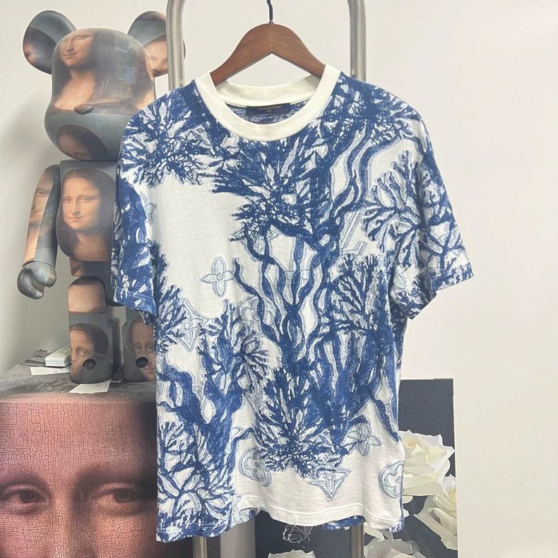 Louis Vuitton Louis Vuitton Printed Short Sleeve T-Shirt- DMC Size US M / EU 48-50 / 2 - 1 Thumbnail