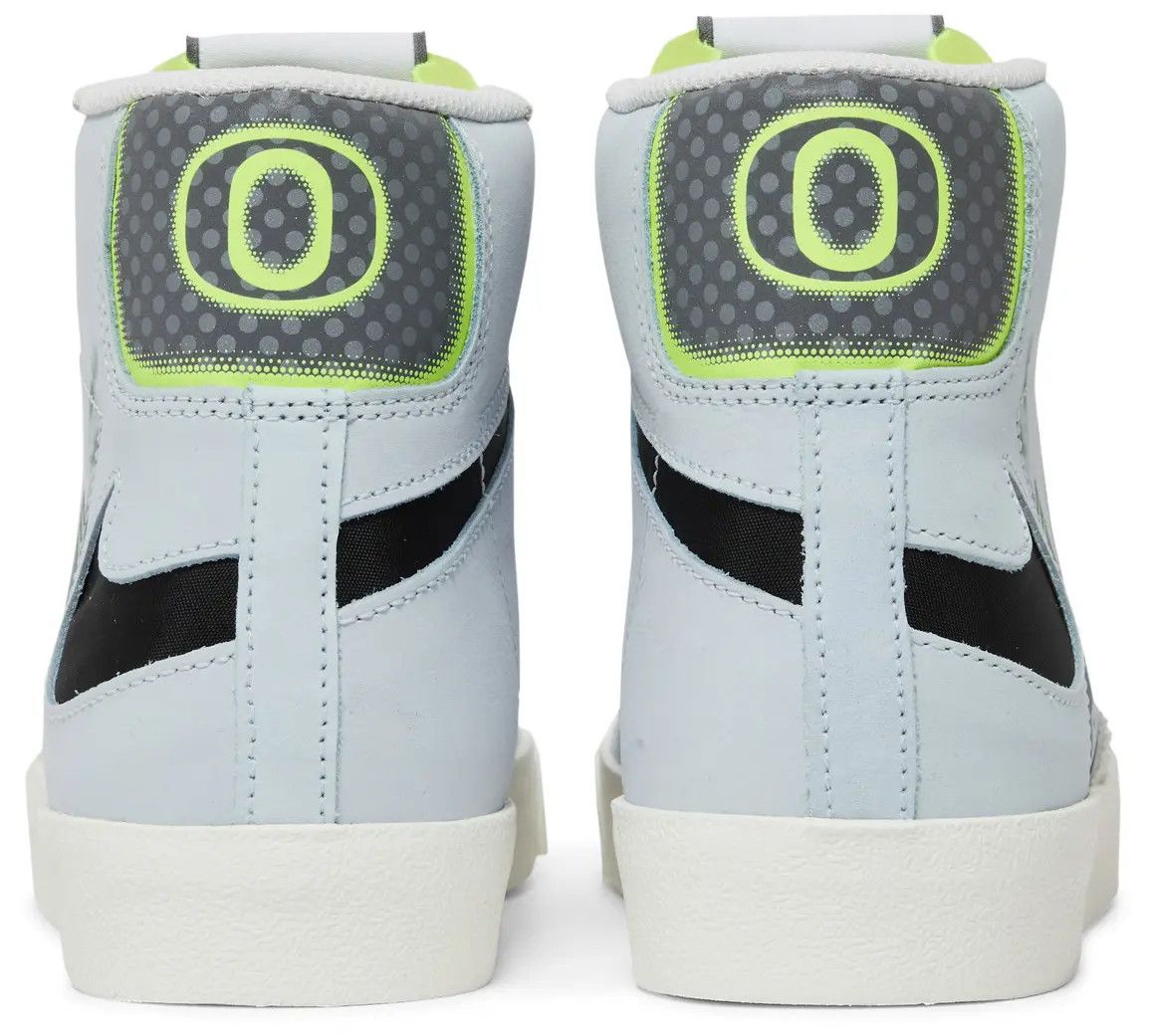 Nike *RARE* Nike Blazer Mid ‘77 Oregon Ducks PE size 11.5 Size US 11.5 / EU 44-45 - 5 Thumbnail