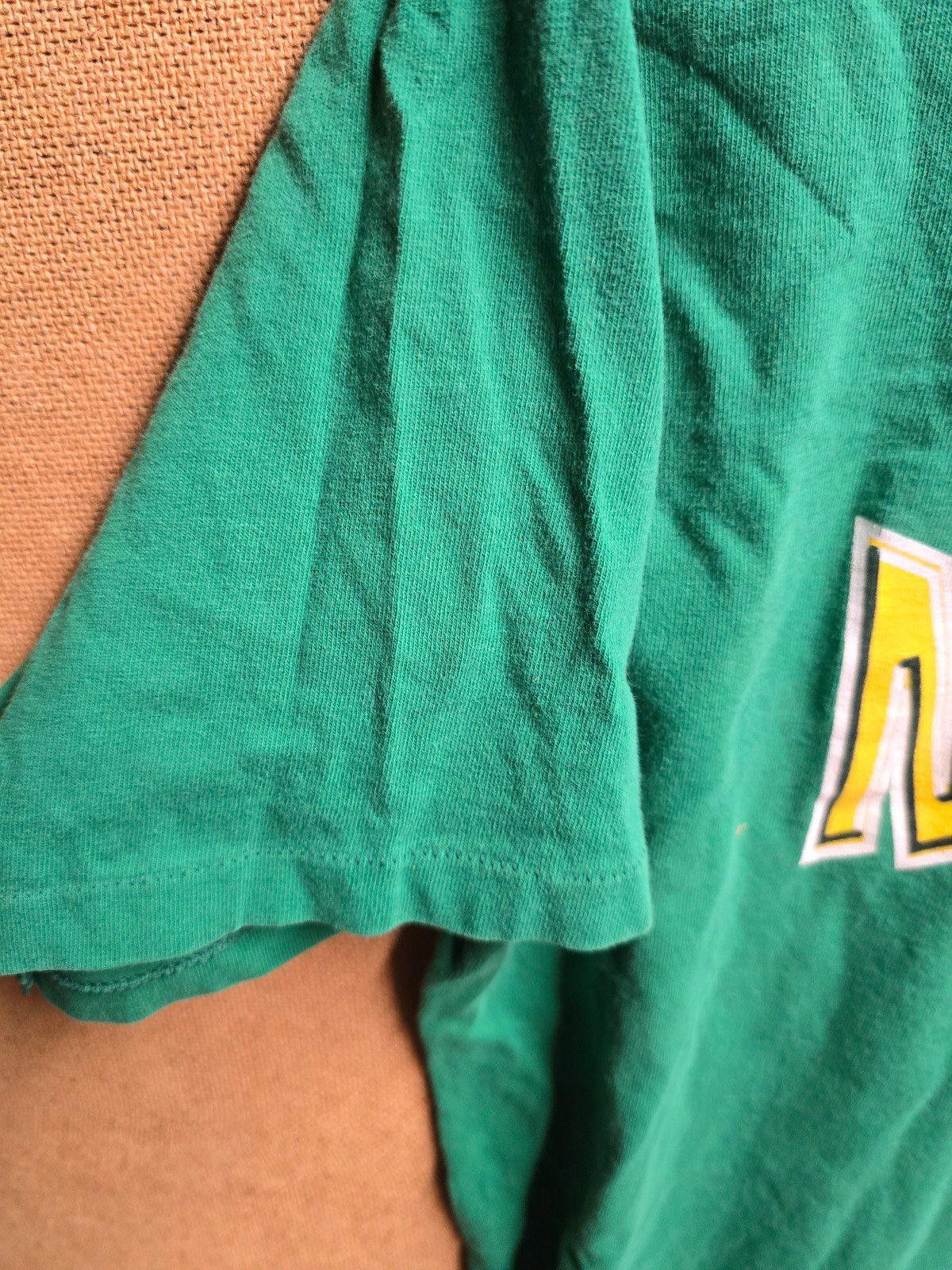 NCAA Vintage Notre Dame Fighting Irish XL Single Stitch Made USA Size US XL / EU 56 / 4 - 4 Thumbnail