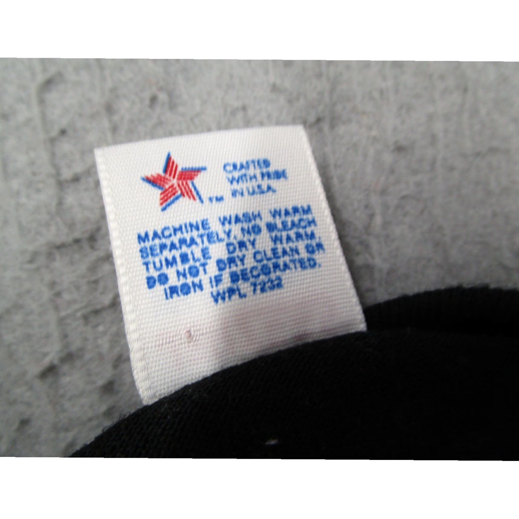 Jerzees VINTAGE Jerzees Russell Shirt Mens M New York Polar Bear Running Black USA Shirt Size US M / EU 48-50 / 2 - 4 Thumbnail