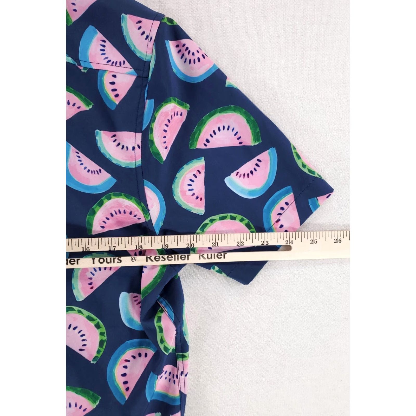 Chubbies Chubbies Button-Down Shirt Short Sleeve Mens M Blue Watermelon Pink Button-Up Shirt M Mens Size US M / EU 48-50 / 2 - 6 Thumbnail