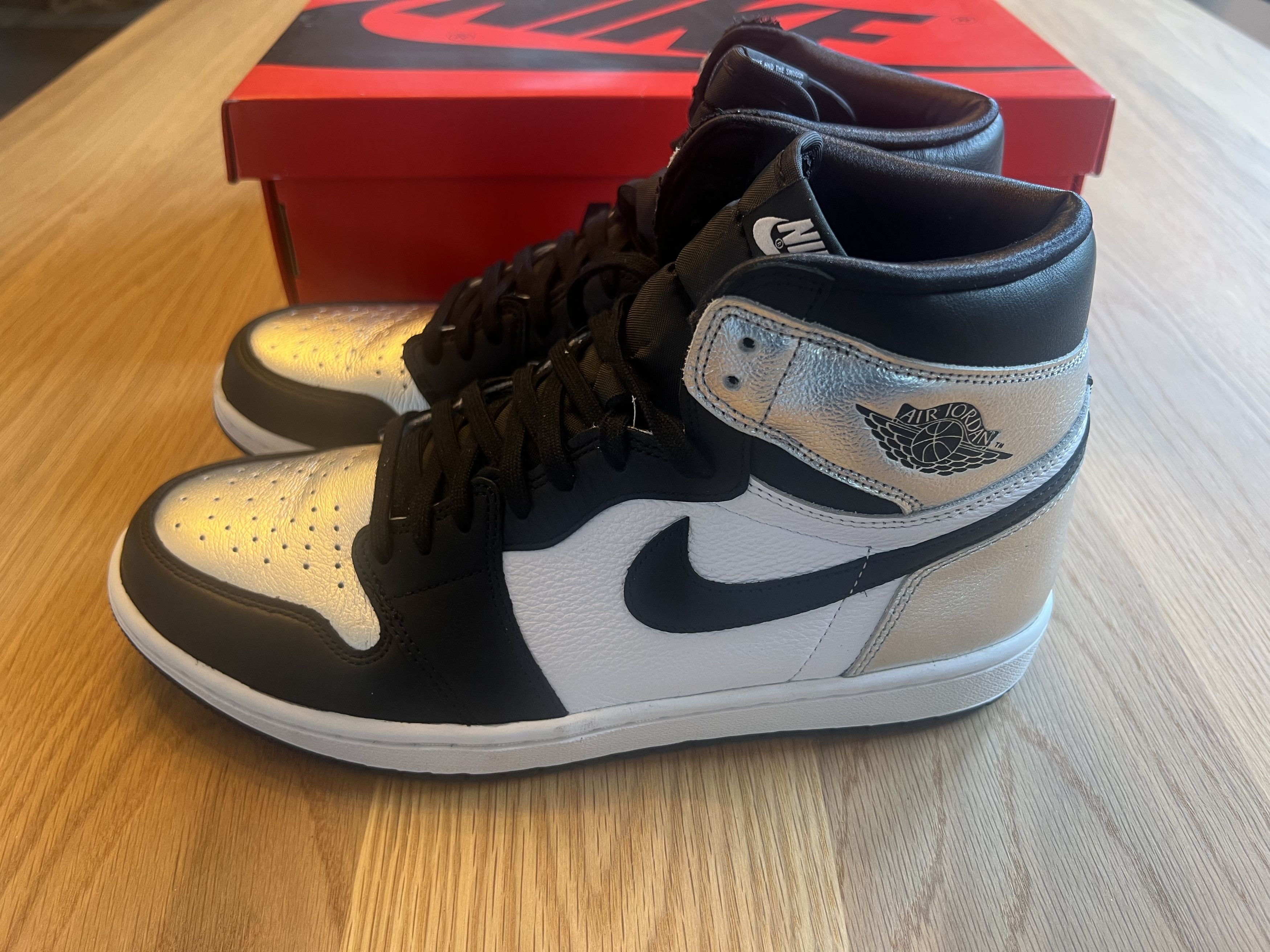 Nike Jordan 1 - Silver Toe Size US 10 / EU 43 - 5 Thumbnail