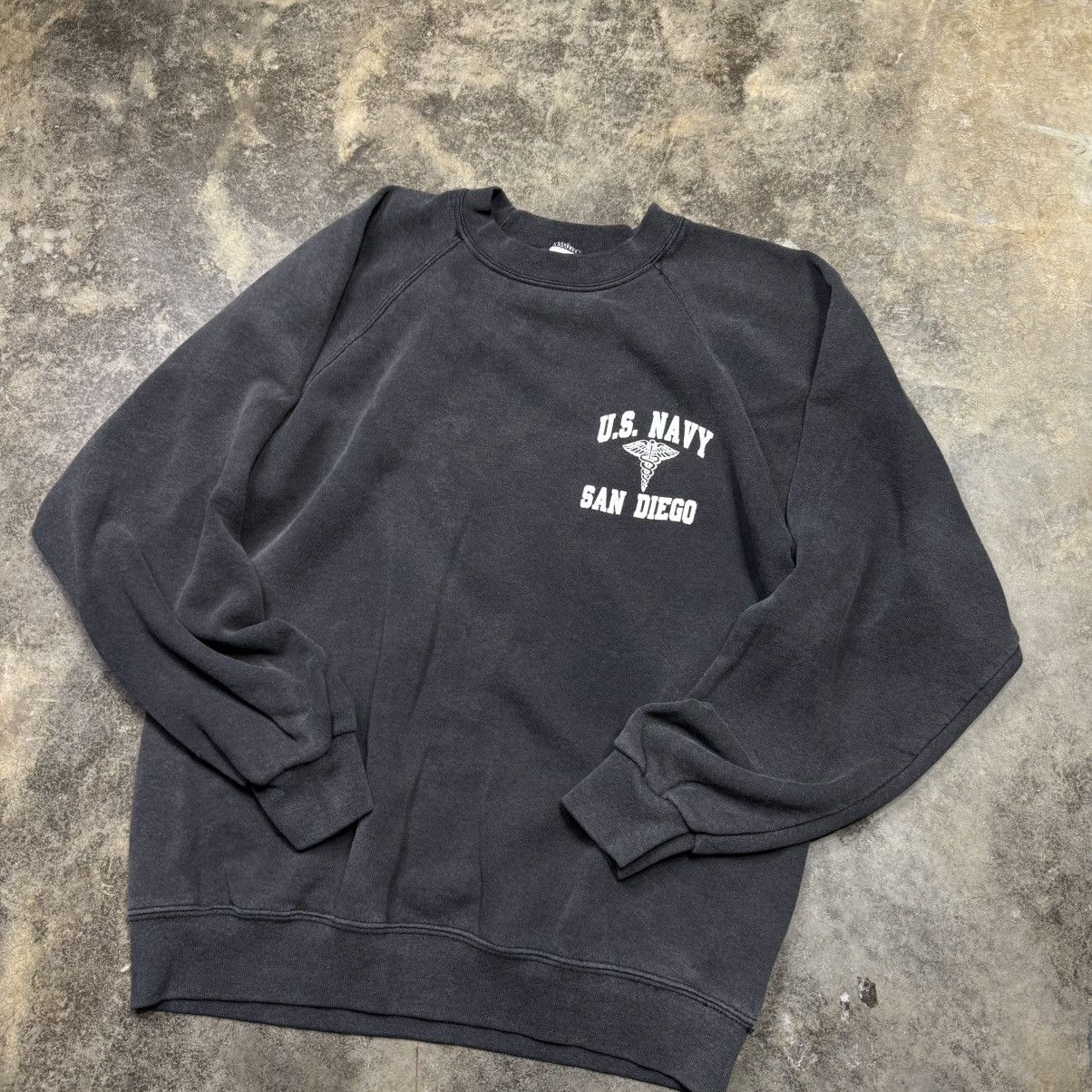 Vintage vintage united states navy baggy faded black sweatshirt Size US L / EU 52-54 / 3 - 2 Thumbnail