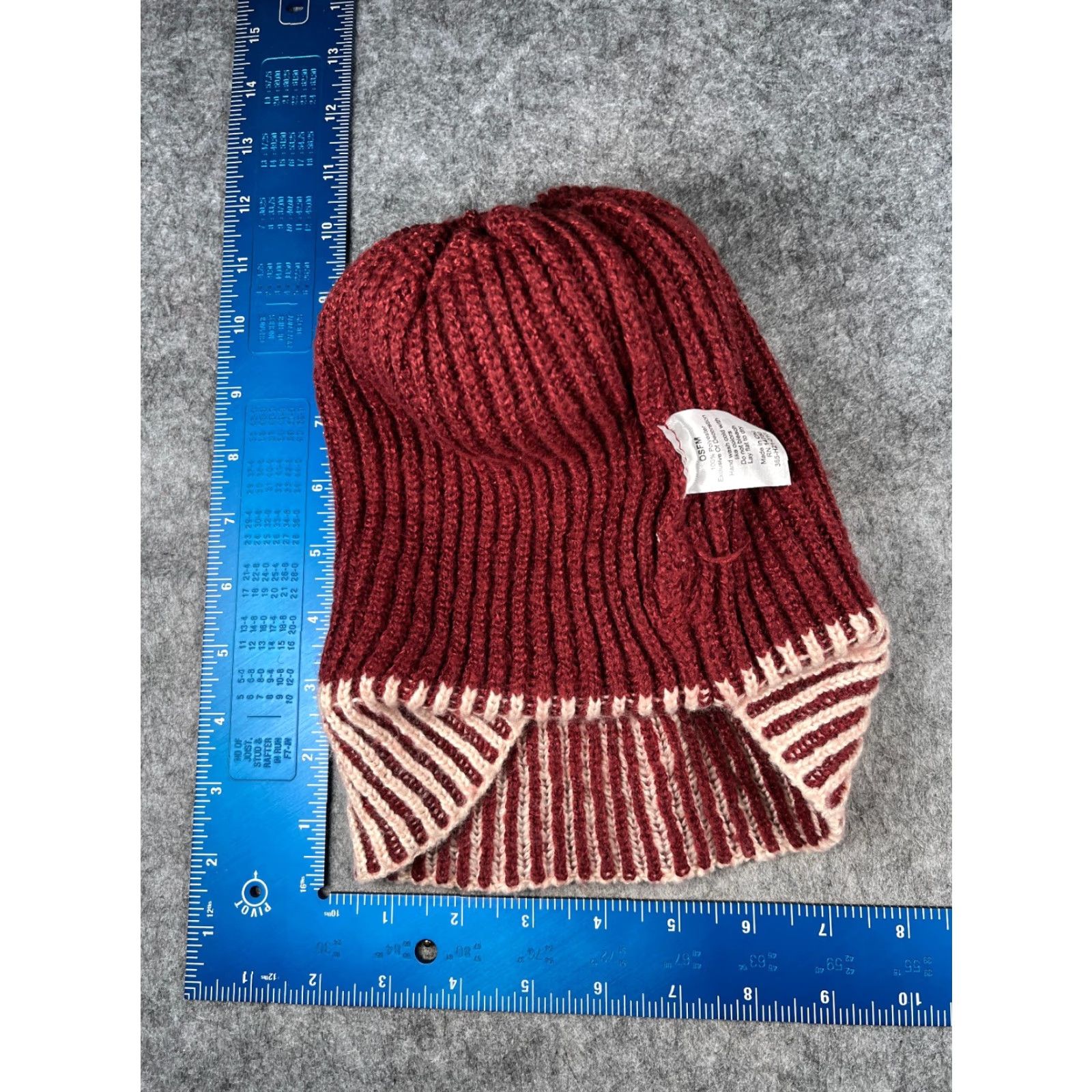 Vintage Berkshire Handkerchief Co Beanie Adult One Size Red Knit 100% Polyester Pom Hat/Cap Unisex Adults Winter Blackout? Size ONE SIZE - 6 Thumbnail
