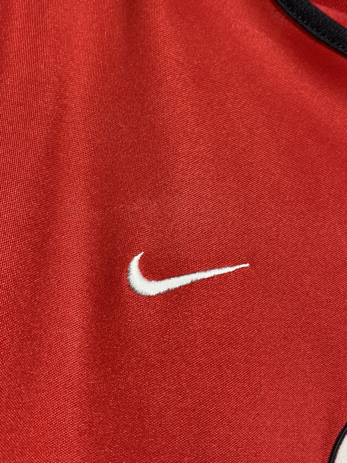 Nike Vntg Nike Manchester United Vodafone Retro Hype Jersey Size US M / EU 48-50 / 2 - 6 Thumbnail