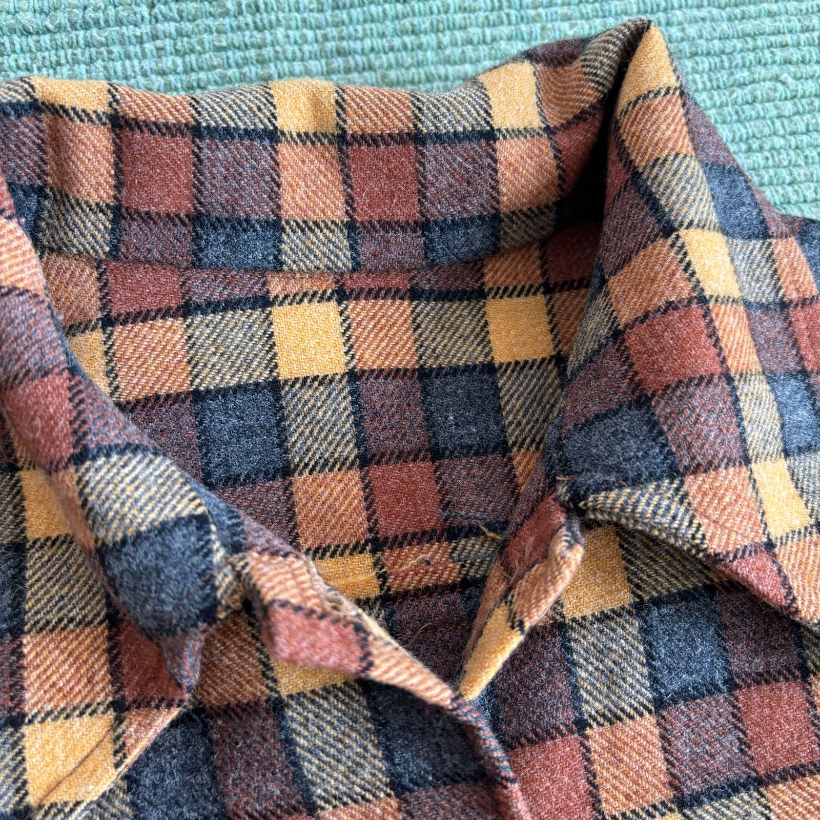 Vintage Vintage 60s 70s Wool Plaid Flannel Shirt Blouse Wood Buttons Size US M / EU 48-50 / 2 - 3 Thumbnail