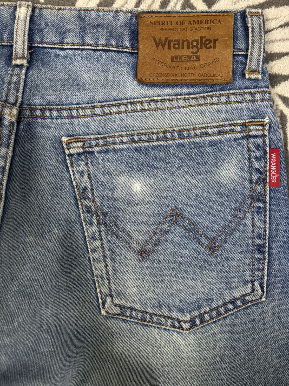 Wrangler Vintage Wrangler USA Rusty Mud Wash Classic Fit Jeans Size US 31 - 10 Thumbnail