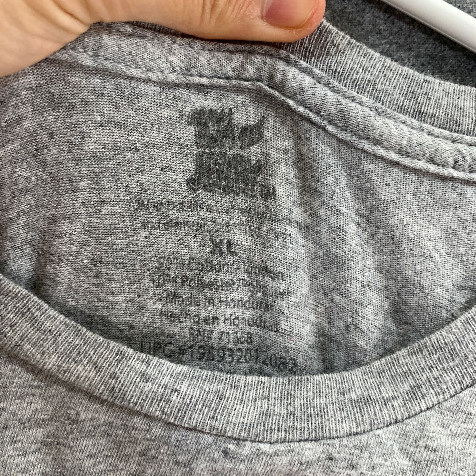 Other Tom & Jerry Christmas Shirt Adult Size XL Gray Short Sleeve Size US XL / EU 56 / 4 - 3 Thumbnail