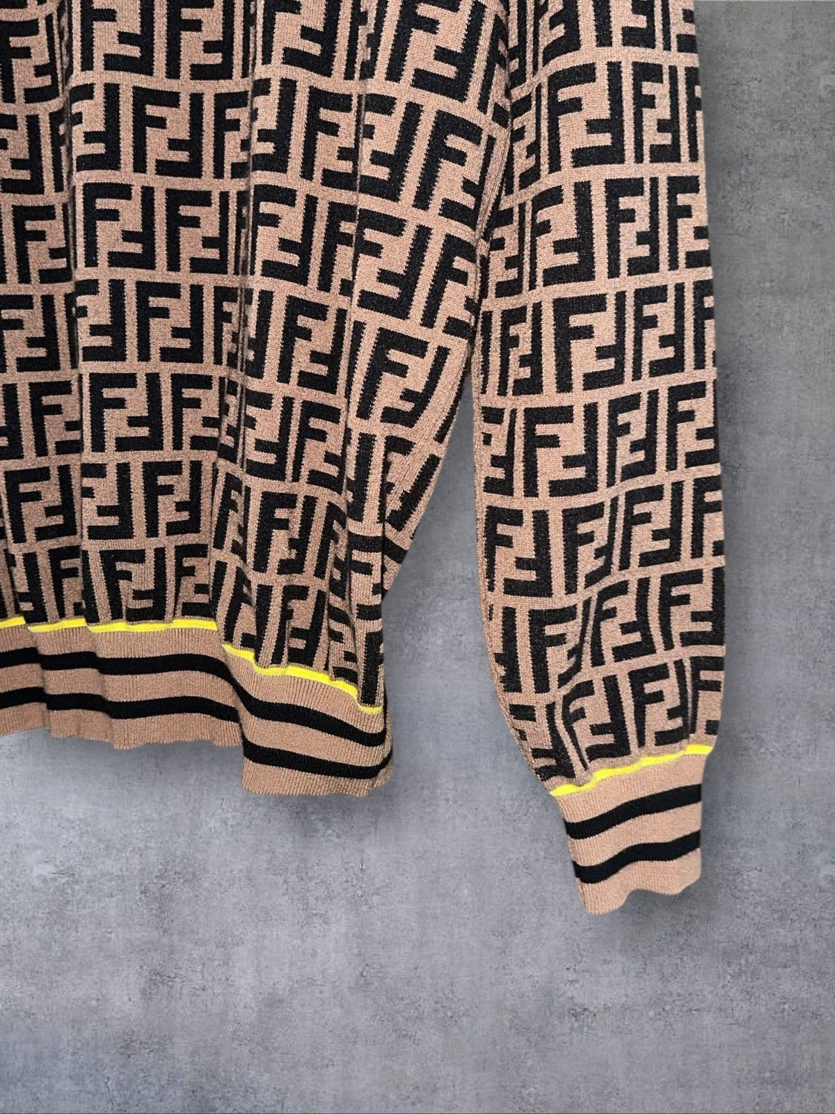 Fendi FENDI TURTLE NECK SWEATER SIZE 50 M Size US M / EU 48-50 / 2 - 5 Thumbnail