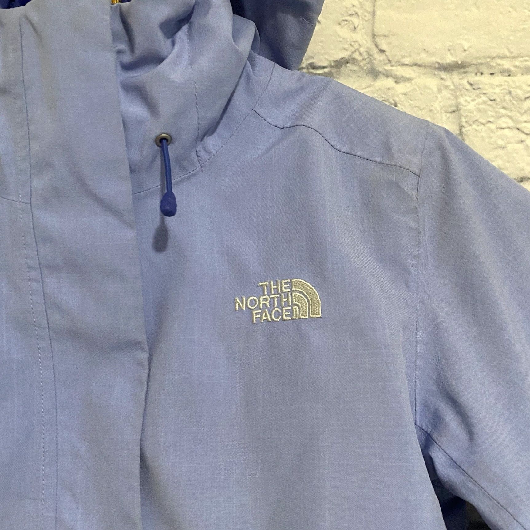 The North Face VINTAGE The North Face 3 in 1 Jacket HyVent Hooded Jacket Womens Small White/Blue Jacket Womens Mens Ladies Size S / US 4 / IT 40 - 4 Thumbnail